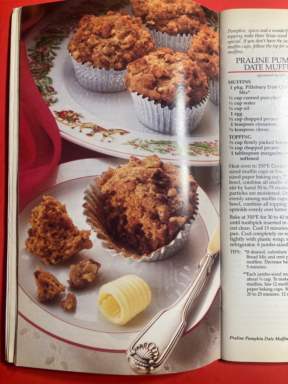 PILLSBURY HOLIDAY BAKING RECIPES COOKBOOK 96 PAGES 2000 COOKIES SPRITZ CHRISTMAS