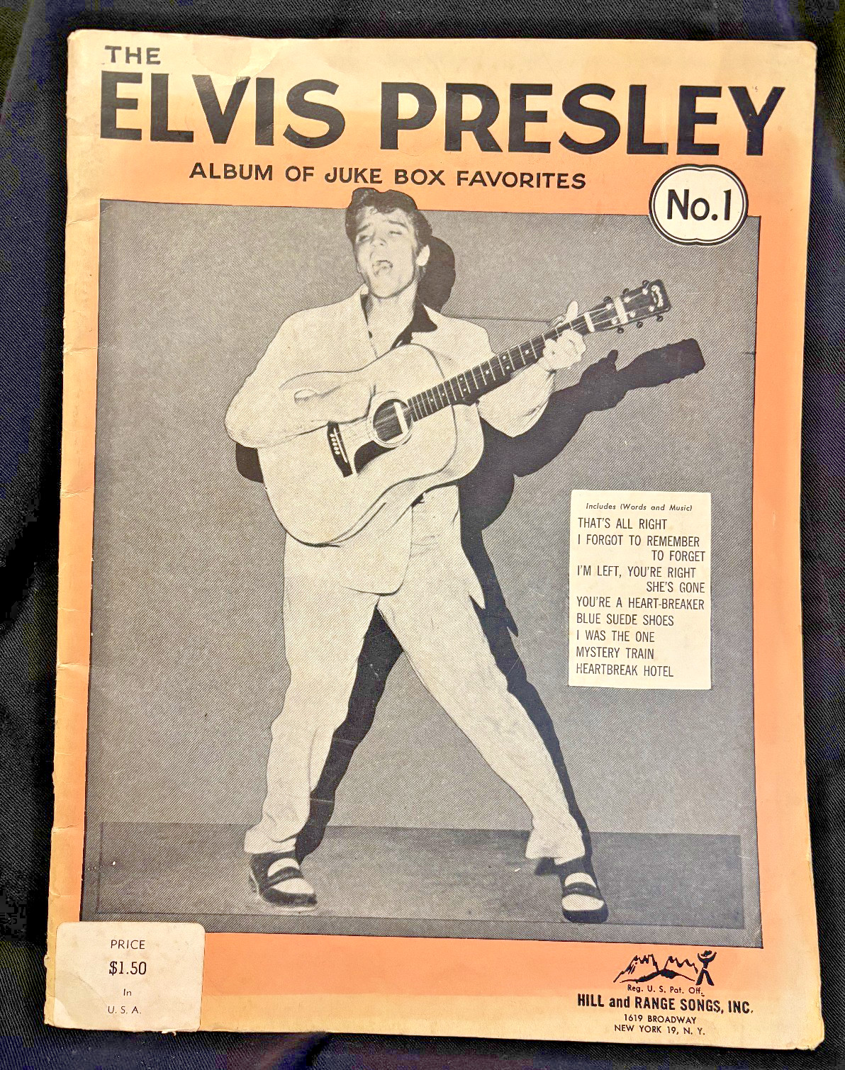 ELVIS PRESLEY JUKE BOX FAVORITES 35-PAGES WITH PHOTOS + SHEET MUSIC 1956