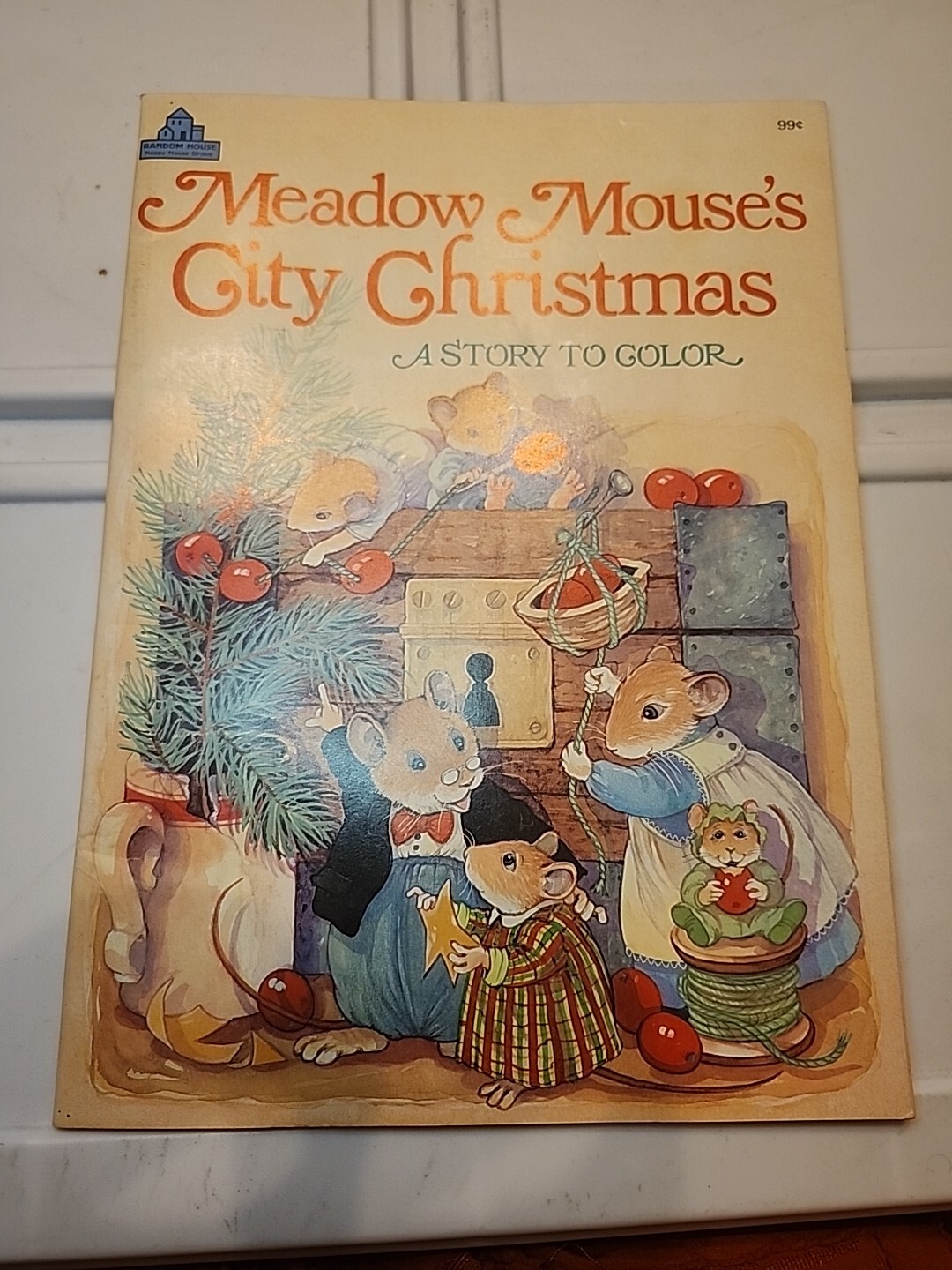 Meadow Mouse City Christmas ,A Story To Color, Coloring Book,By Random House