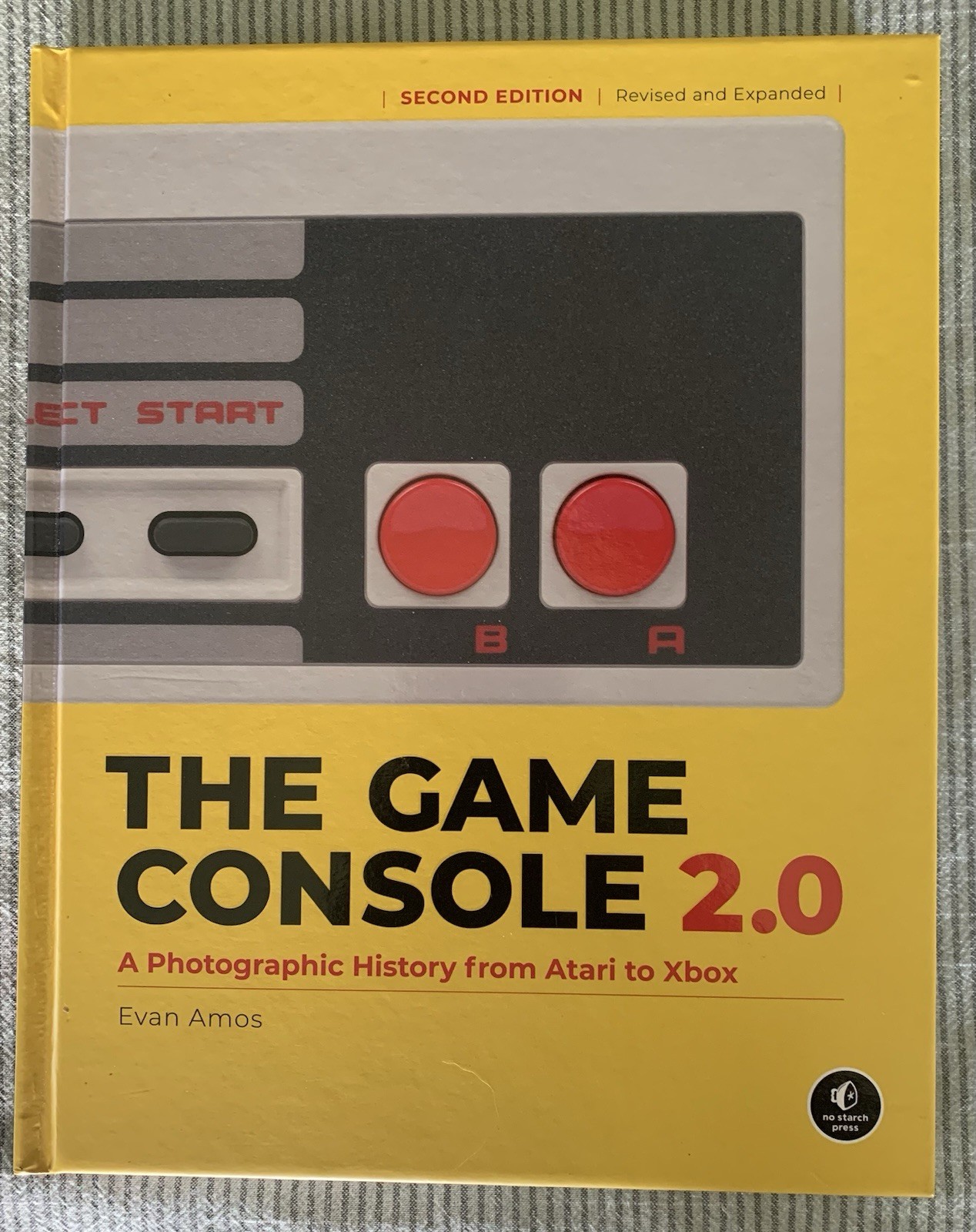 The Game Console 2.0: Photographic History from Atari to Xbox – Evan Amos – NEW