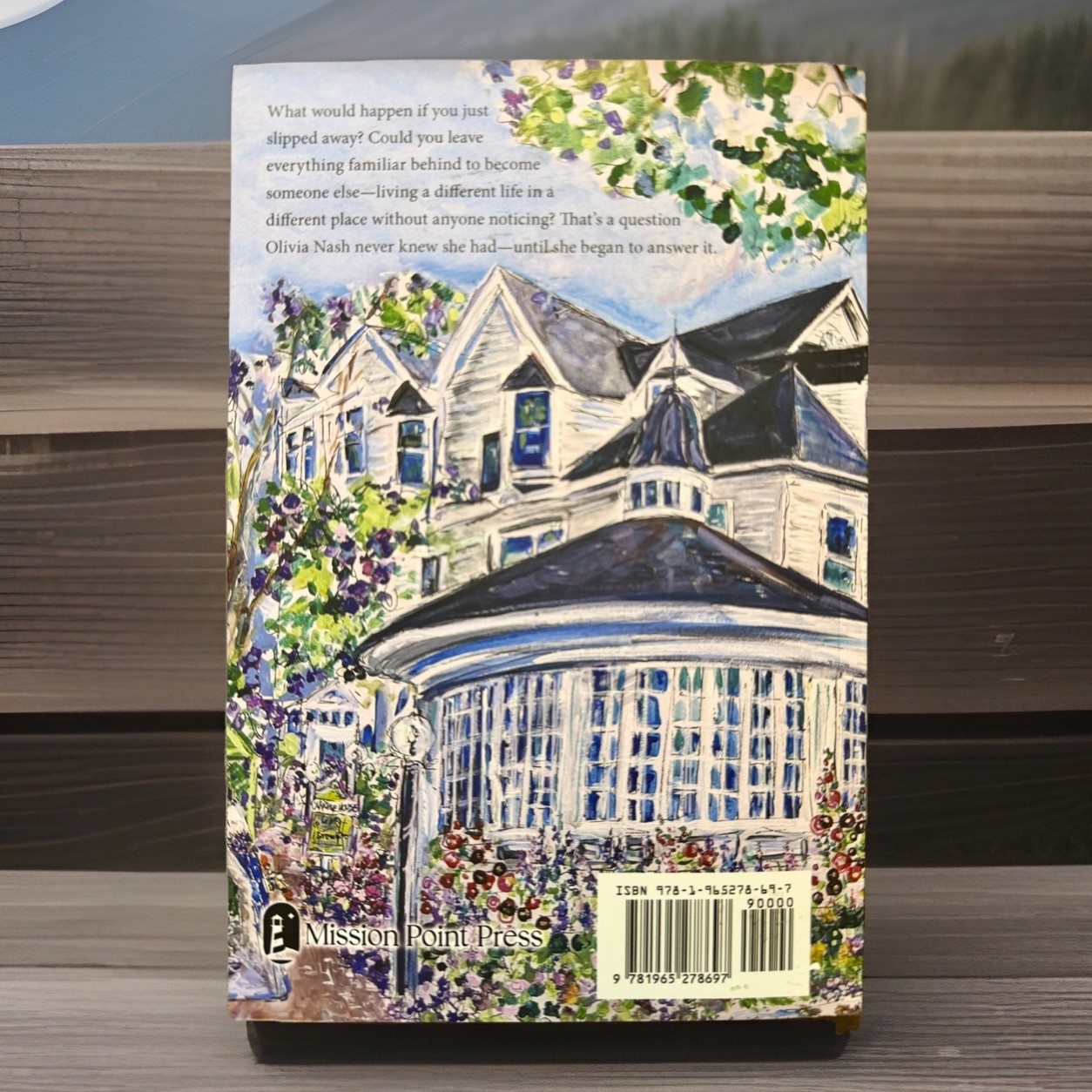 SIGNED When the Season Ends : A Mackinac Island Novel by Stacy Windahl TPB
