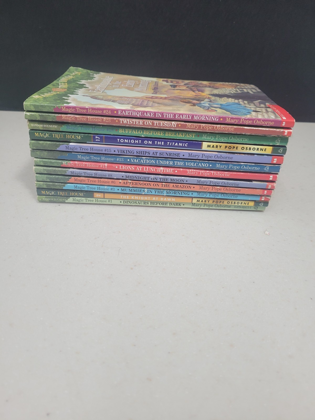 (Magic Tree House Paperback Lot of (12) #1, 2, 3, 6, 8, 11, 13, 17, 18, 23 & 24