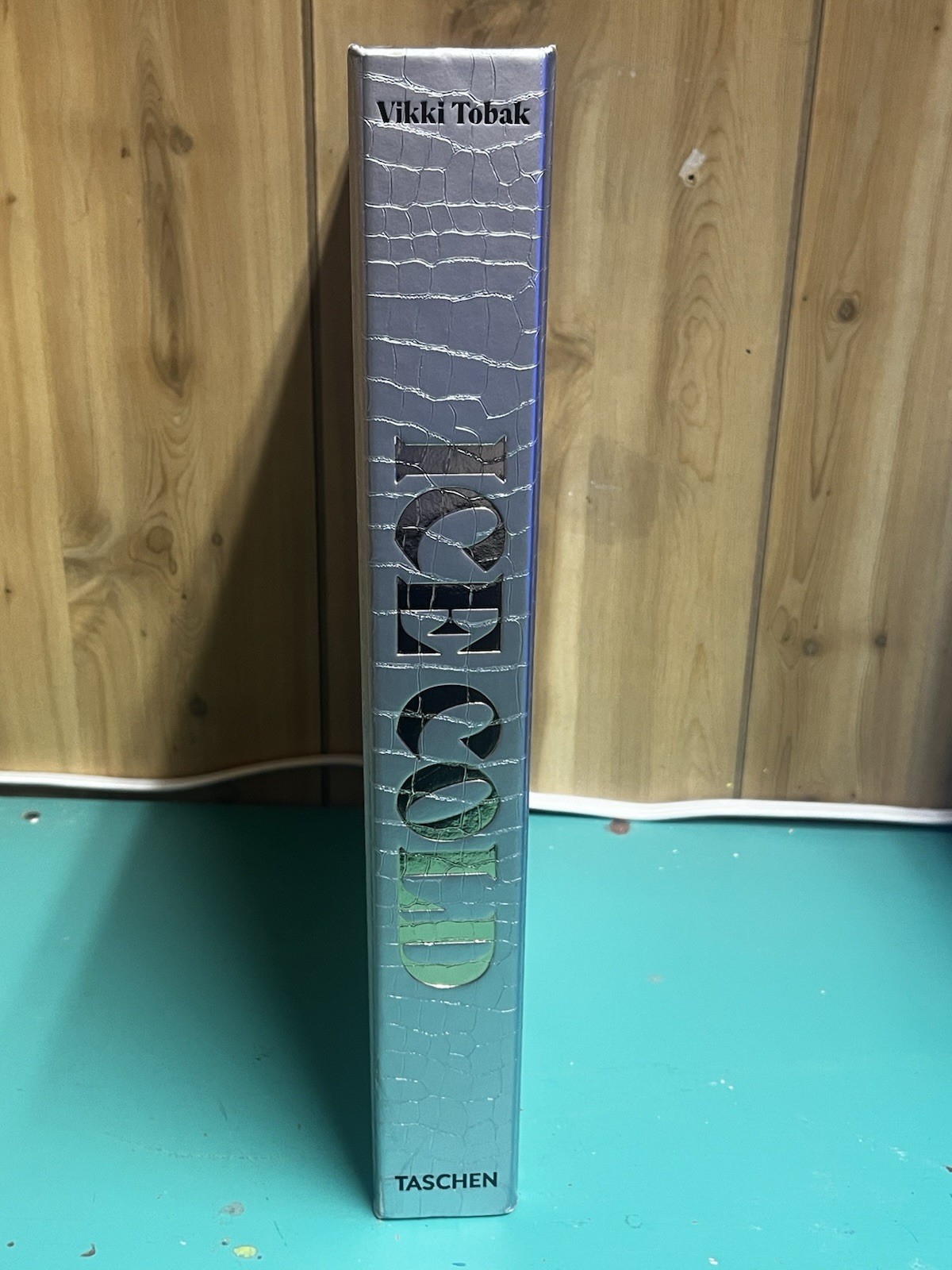 Ice Cold A Hip-Hop Jewelry History – Hardcover Book by Tobak Vikki