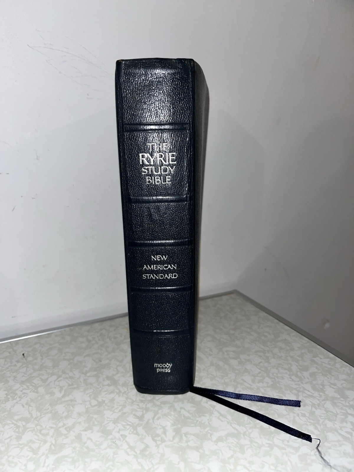 The ryrie study bible new american standard