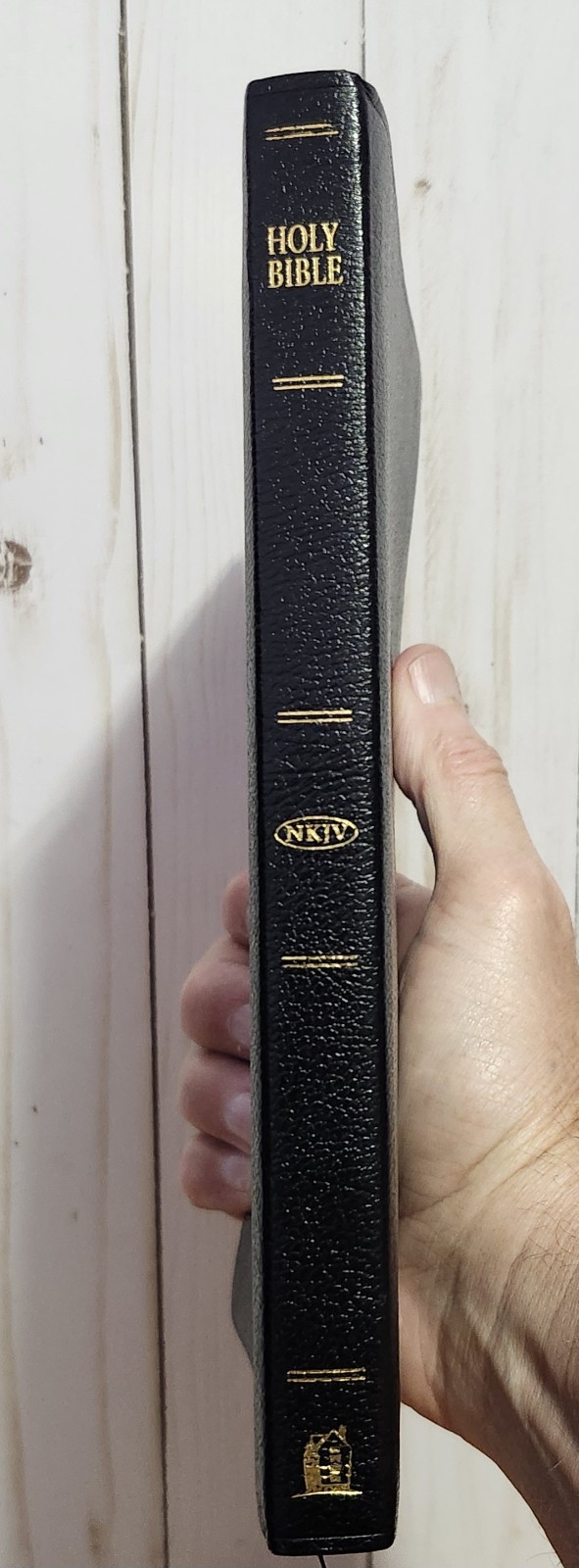 The NKJV UltraSlim Bible Thomas Nelson edition Black Leathersoft New,Old Test,