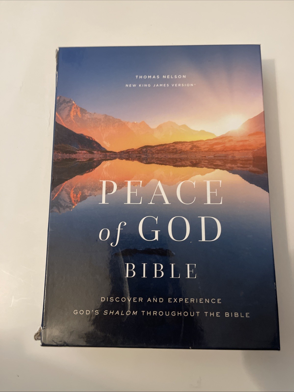 Peace of God Bible : Discover and Experience God’s Shalom Throughout the Bibl…