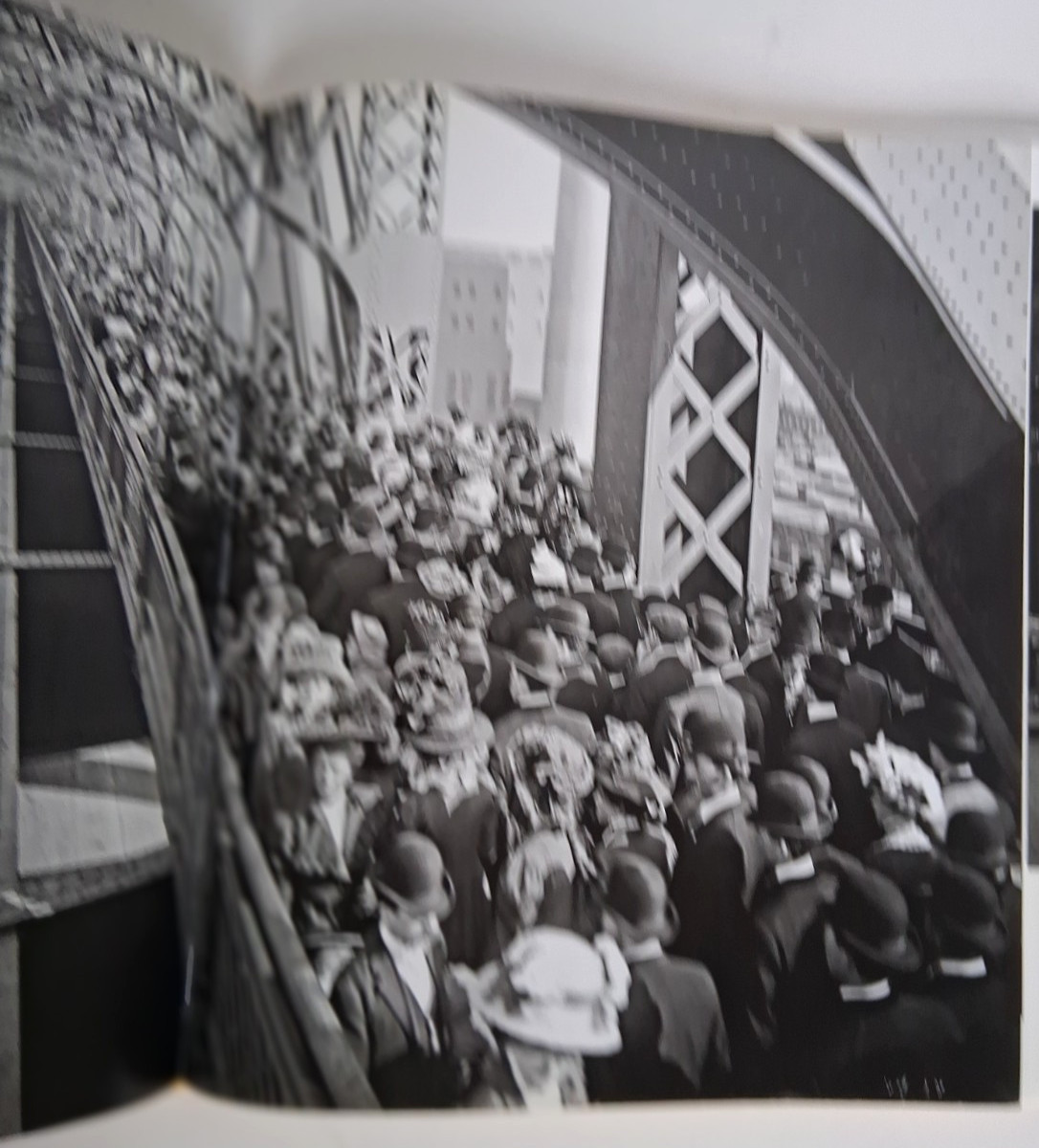 New York Rises: Photographs By Eugene de Salignac HC & DJ