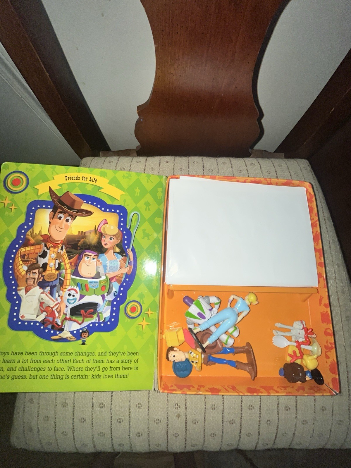 Phidal Disney Toy Story 4 My Busy Books With 6 Figurines & Playmat Pre-owned