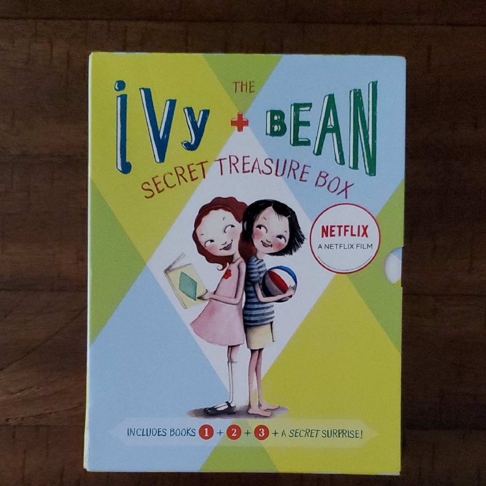 Chronicle Books Ivy + Bean Secret Treasure Box – Like New