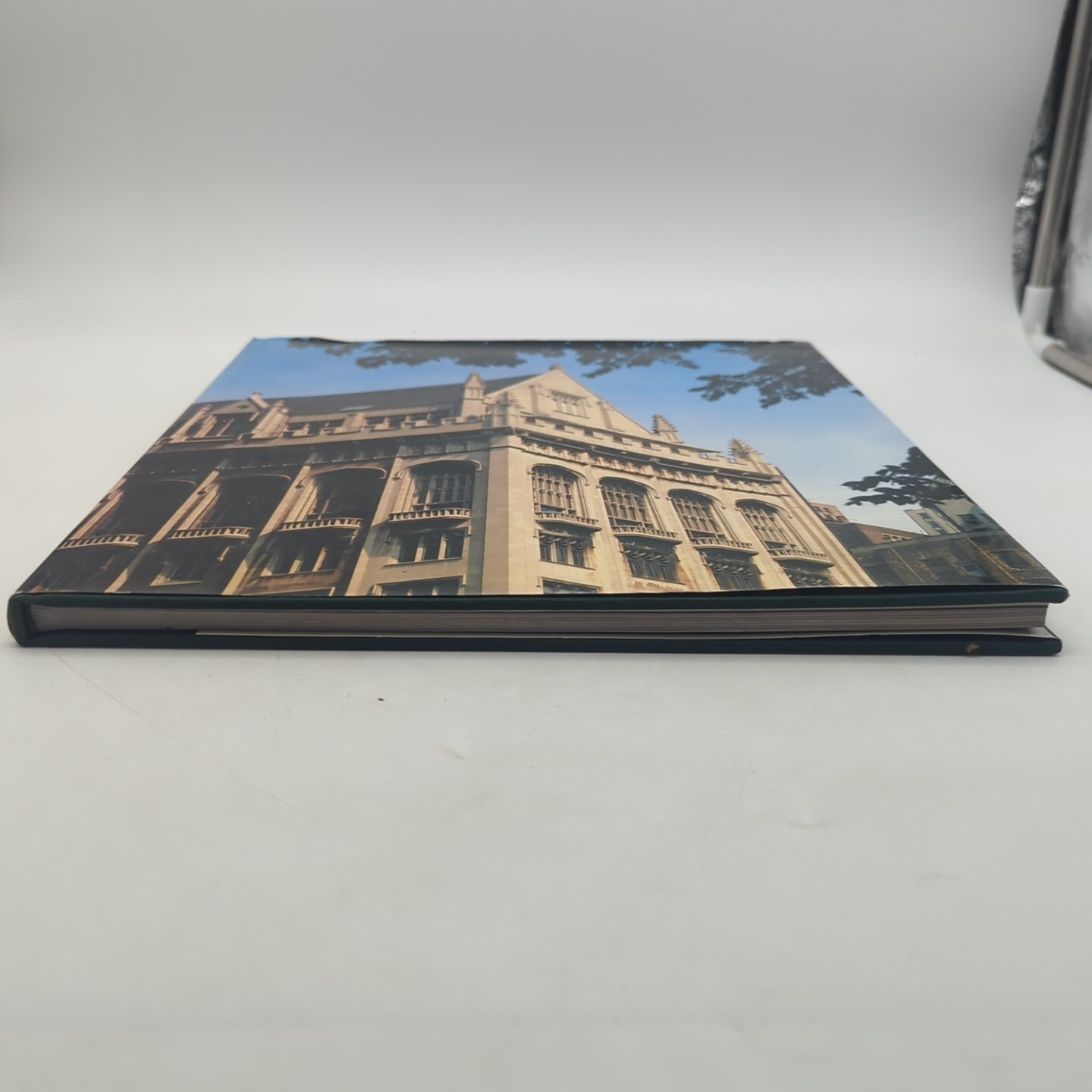 A Heritage The University of Chicago 1897 – 1987 HC DJ 1987