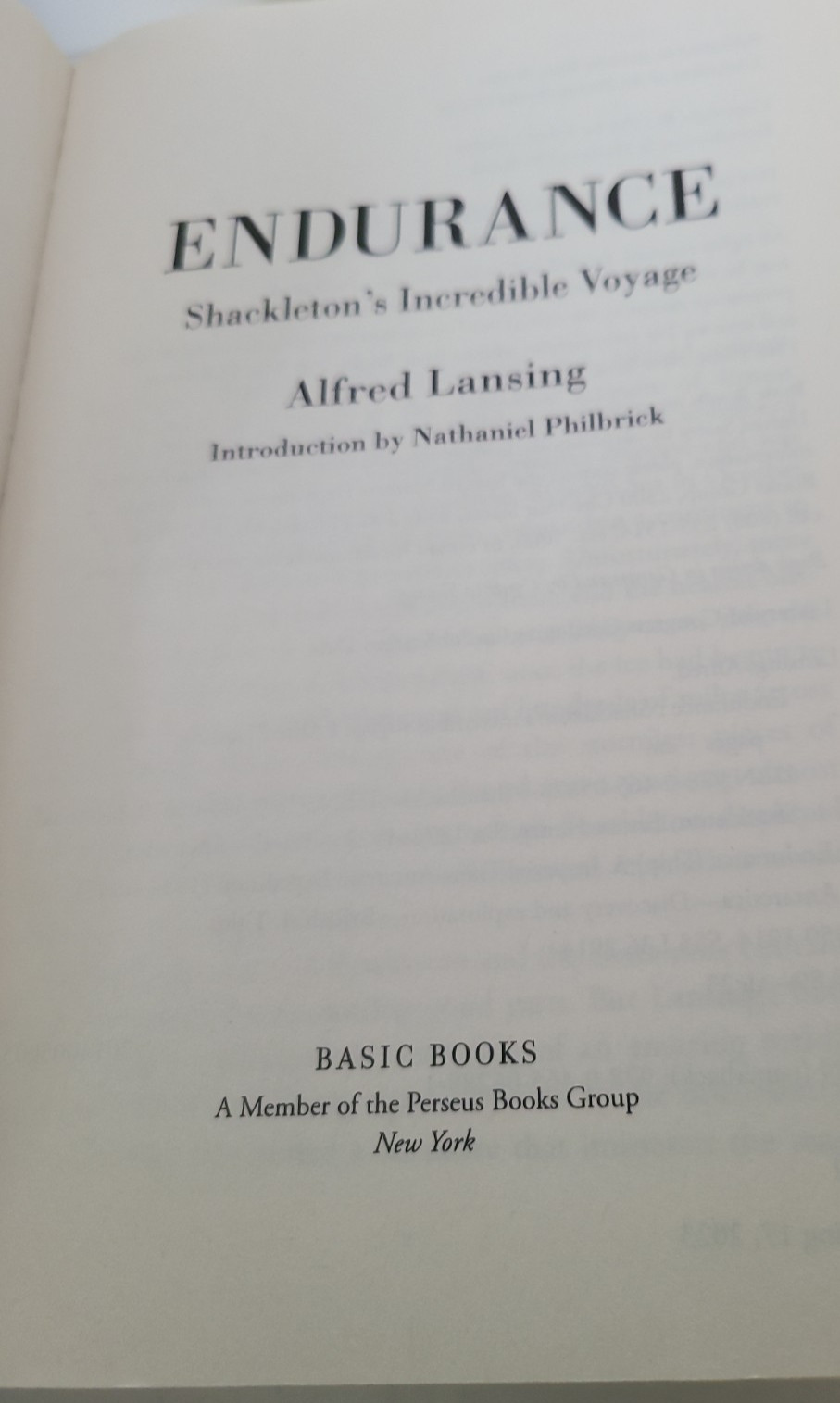 Endurance Shackleton’s Incredible Voyage by Alfred Lansing 2015 Basic Books pbk