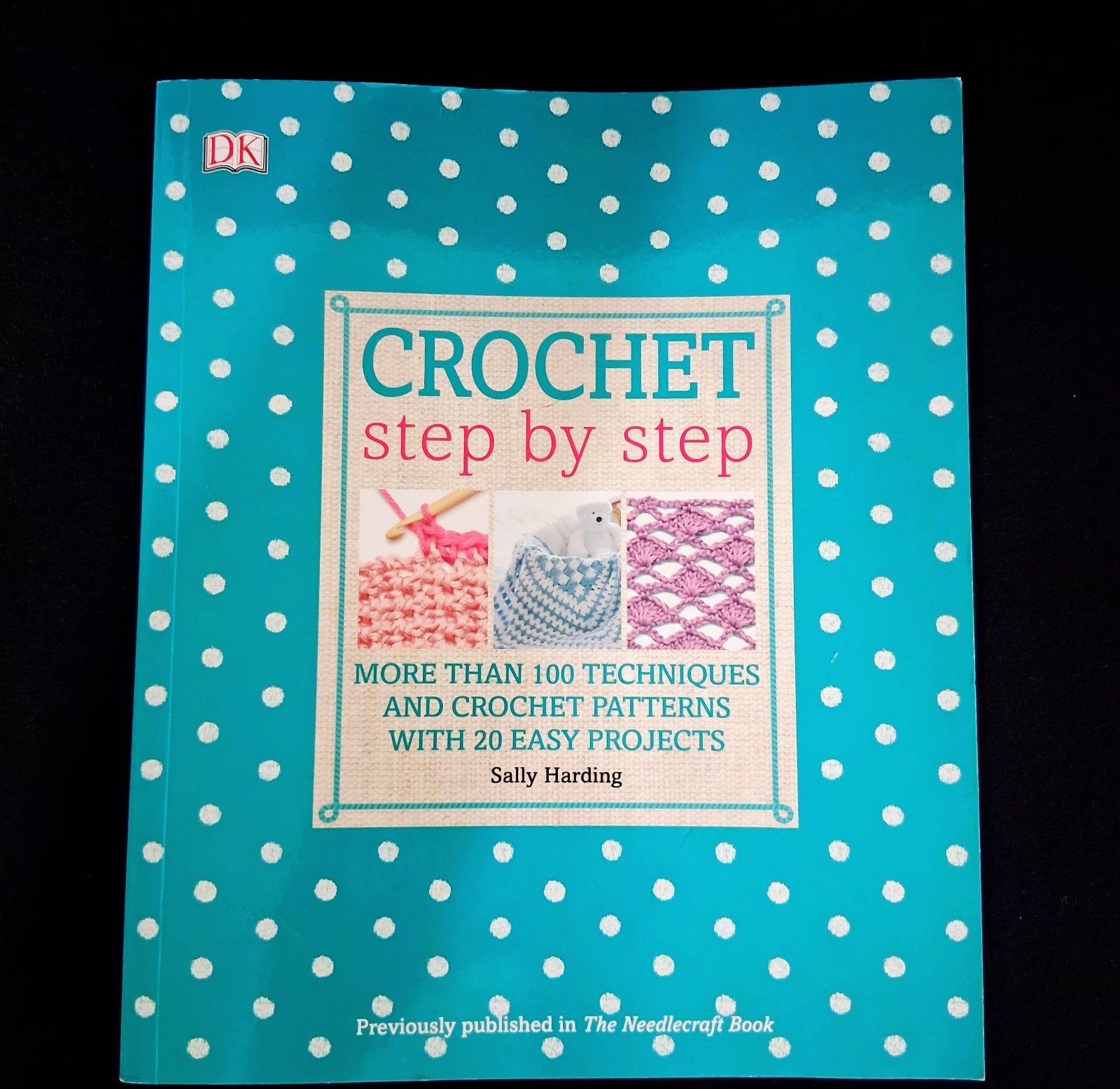 Crochet Step by Step How To Book & New Set of 14Crochet Hooks Szs: 2.0 – 10.0mm