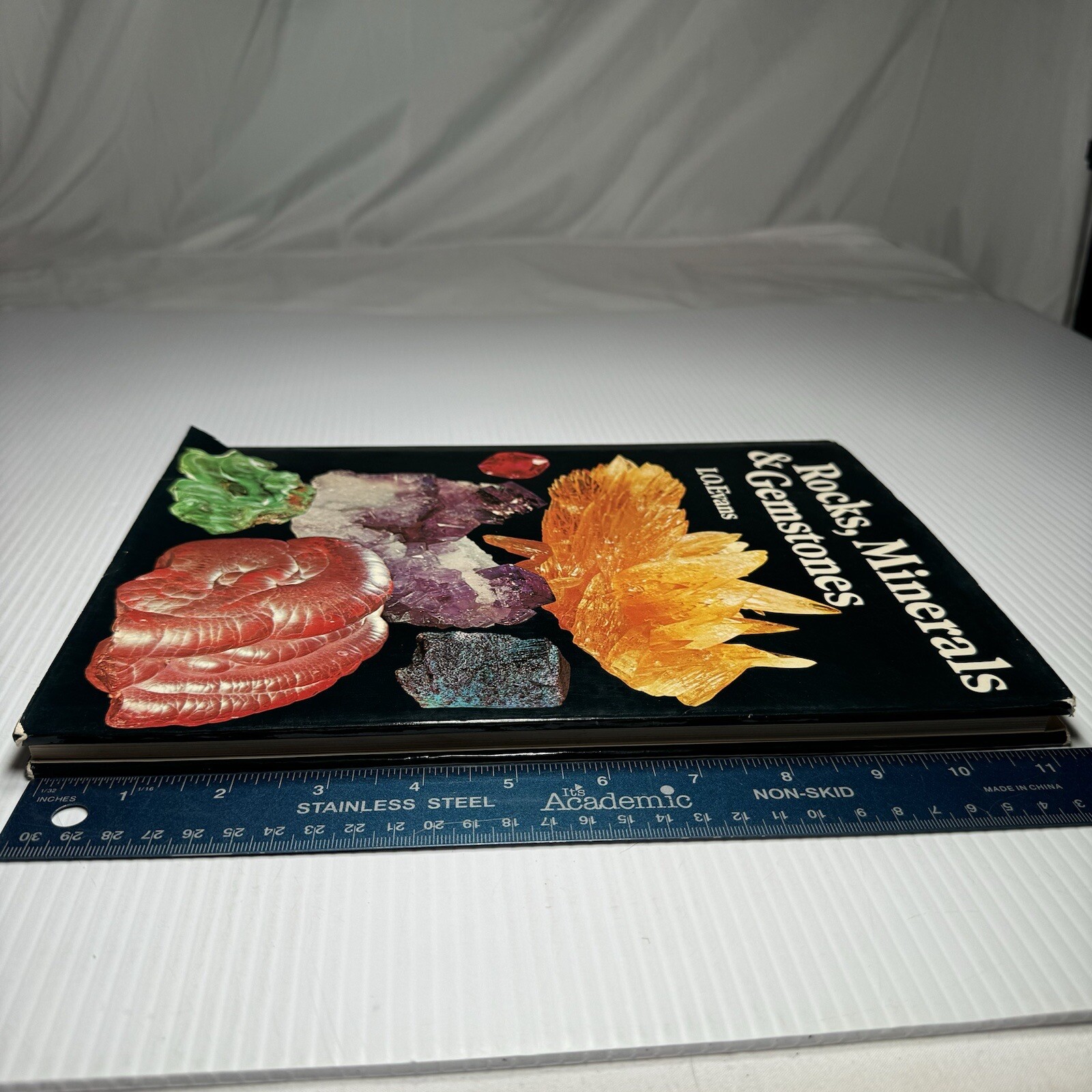 Rocks Minerals and Gemstones 1972 Hardcover Book Evans I.O. ISBN 0600375374
