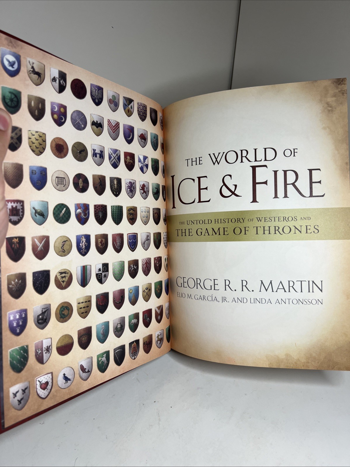 The World of Ice & Fire: The Untold History of Westeros & the Game of Thrones