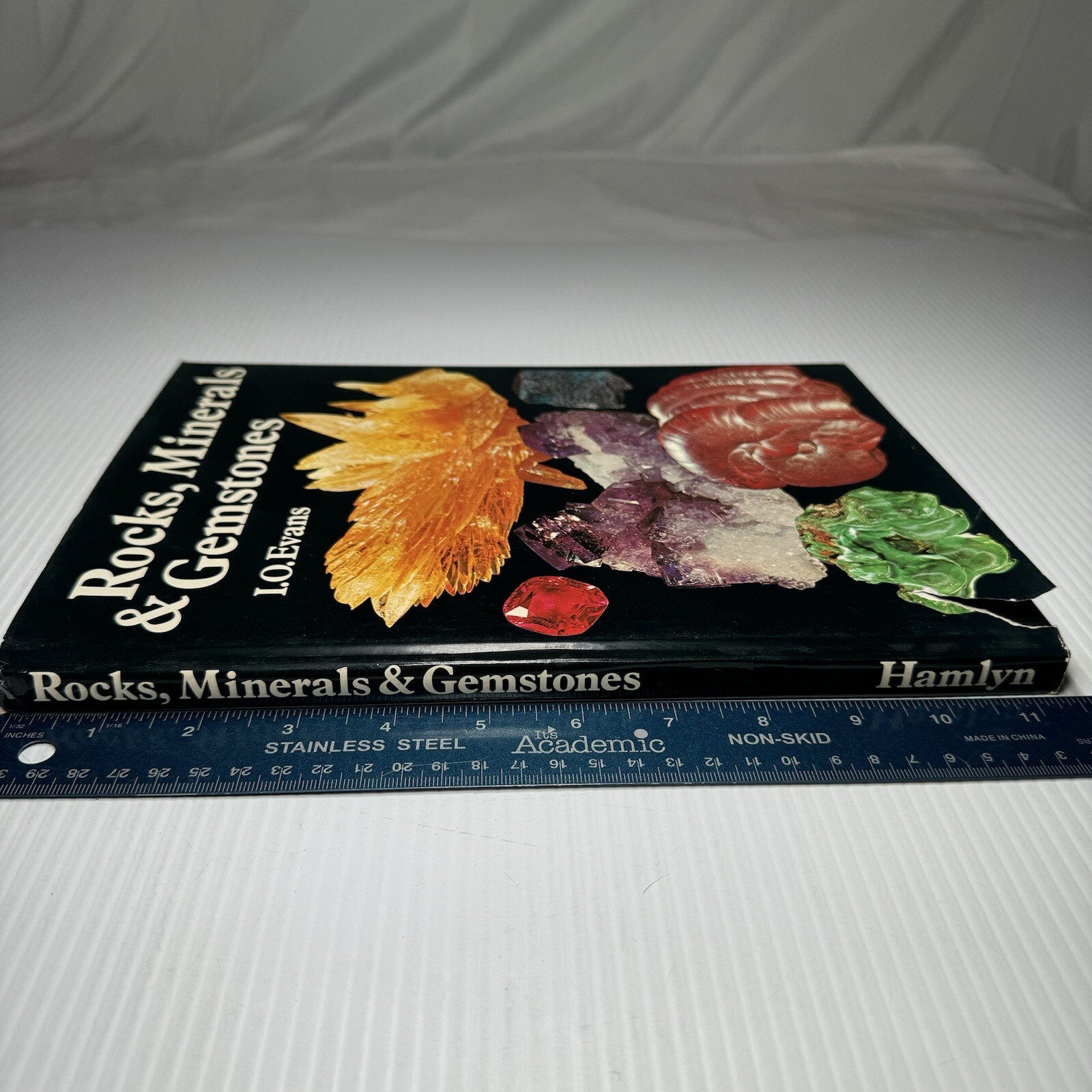 Rocks Minerals and Gemstones 1972 Hardcover Book Evans I.O. ISBN 0600375374