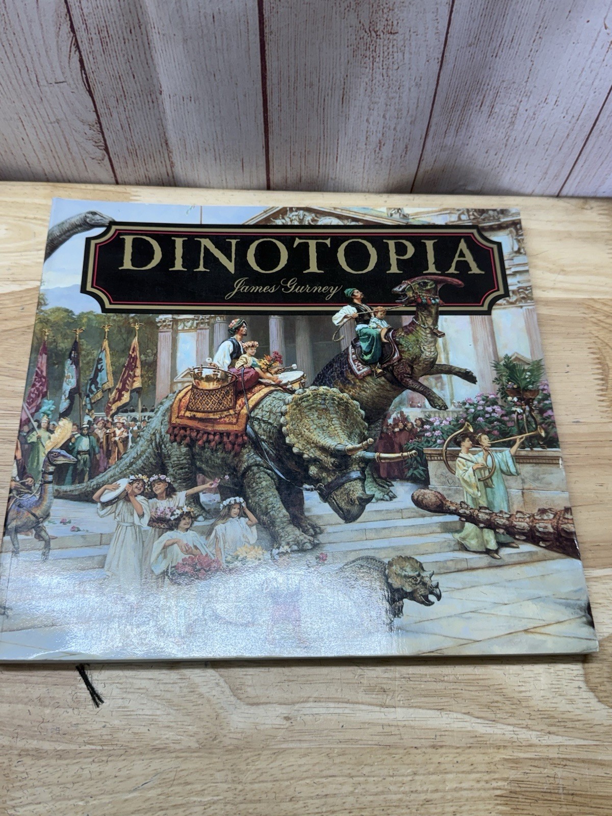 Dinotopia: A Land Apart from Time, Gurney, James, Book Paperback