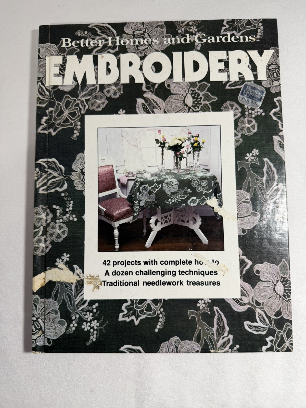Better Homes And Gardens VTG 1978 Embroidery Hardcover 96 Pages