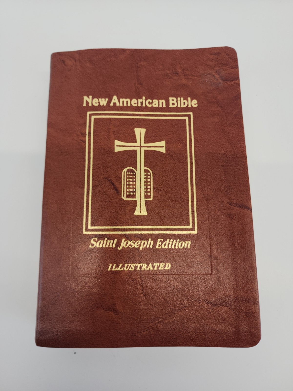 New American Bible St Joseph Edition Medium Size Illustrated Leather 1992
