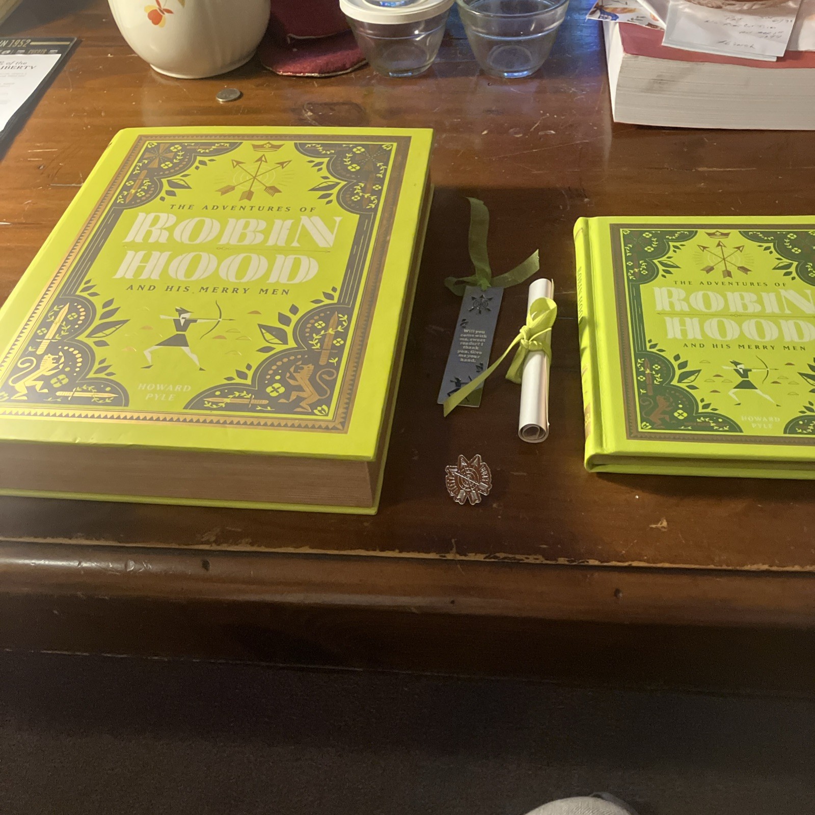 Robin Hood hardback book and box miscellaneous nice