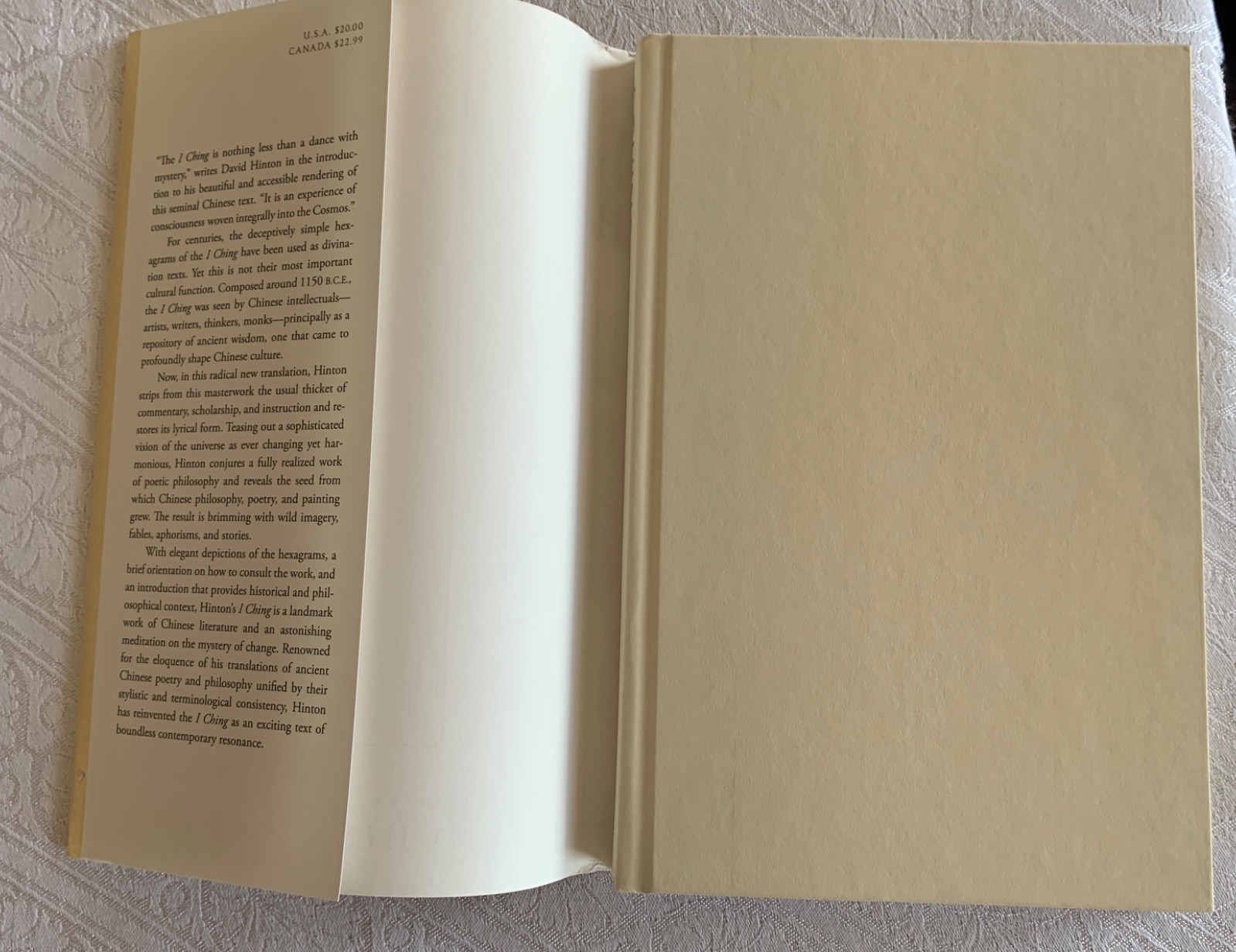 I Ching:The Book of Change New Translation David Hinton HC Dust Jacket Like New