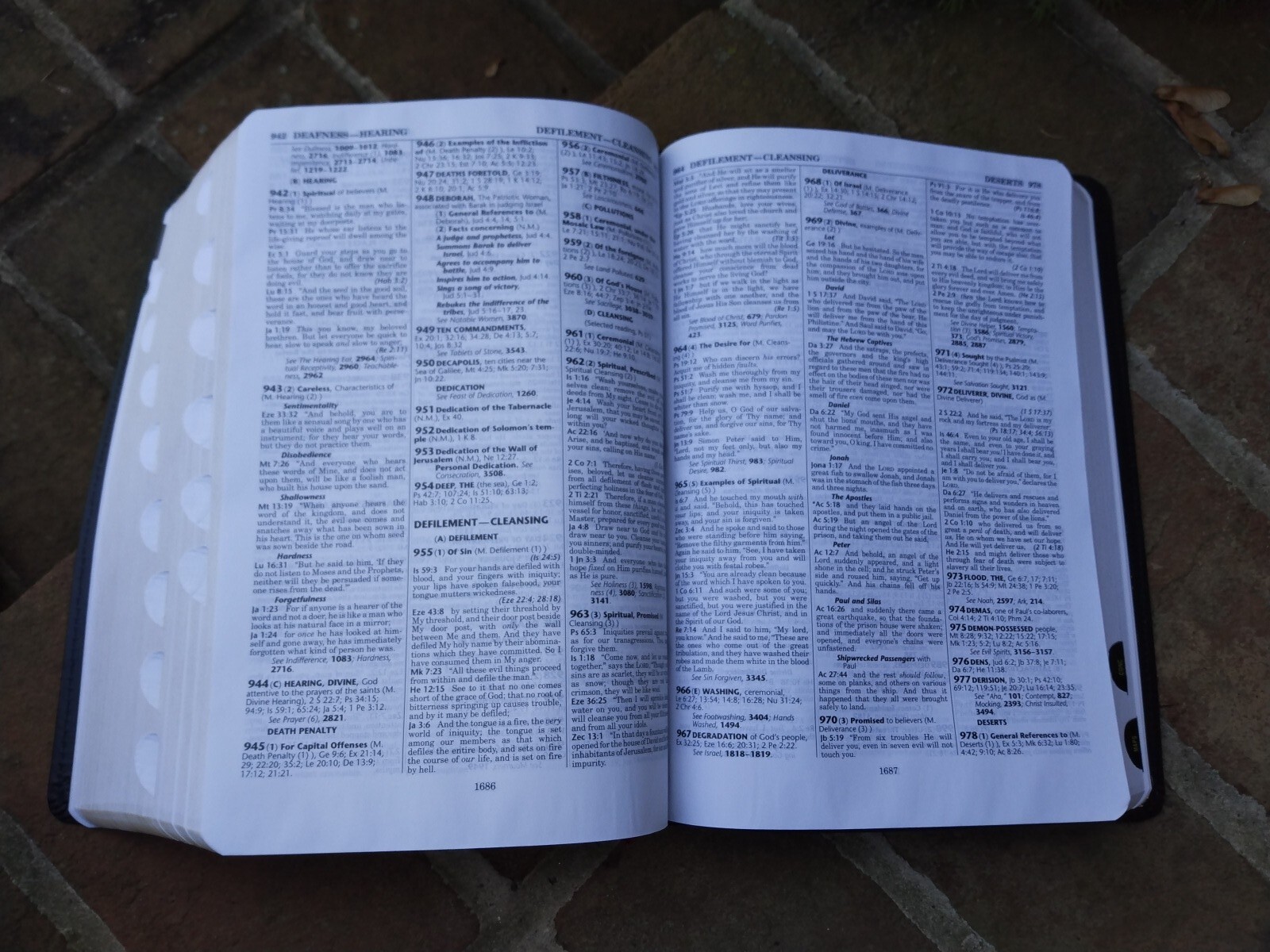 NASB 1977 Thompson Chain Reference Study Bible Thumb Indexed – Bonded Leather