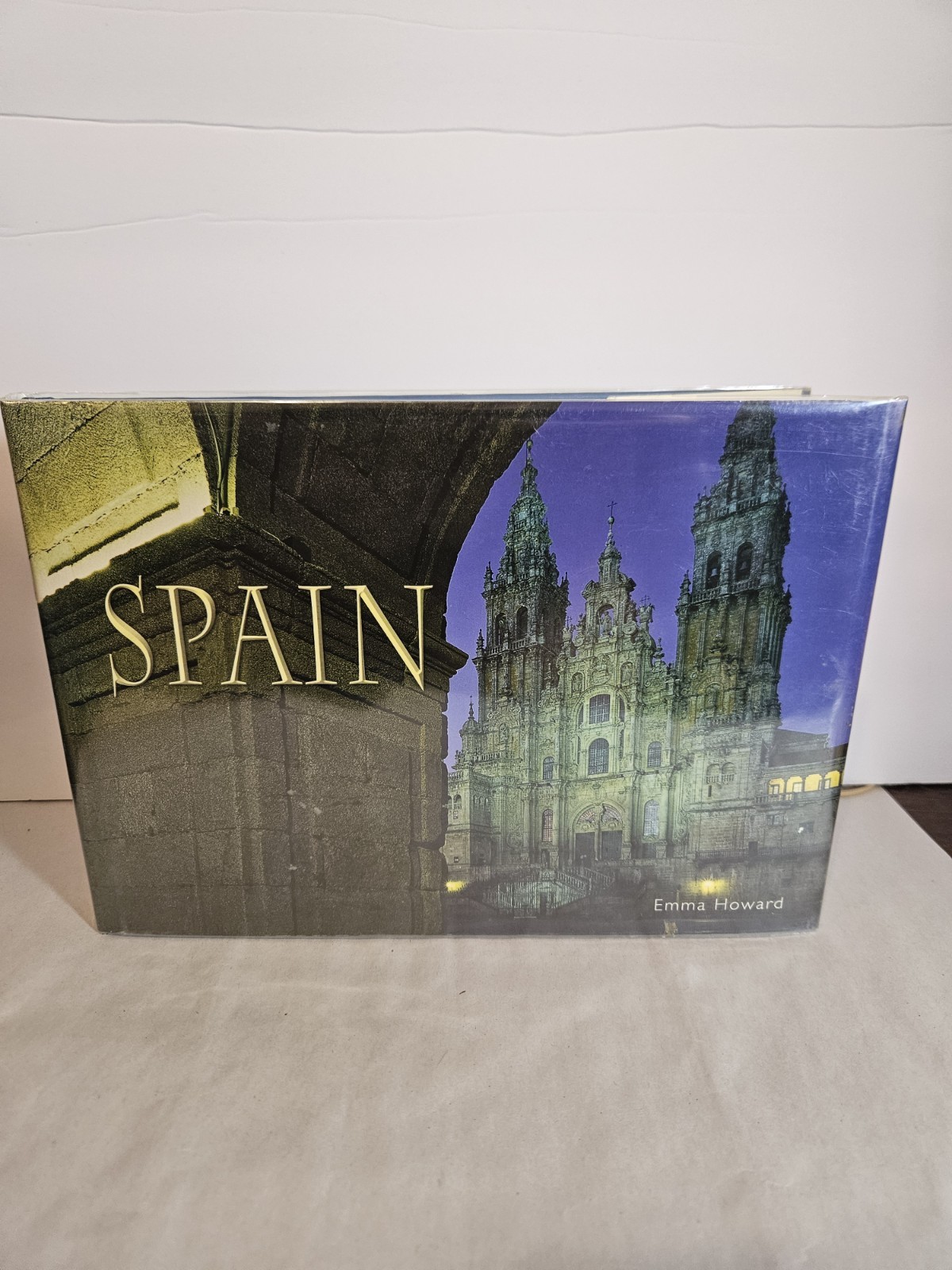SPAIN (Chartwell Books) By Emma Howard – Hardcover ~ NEW