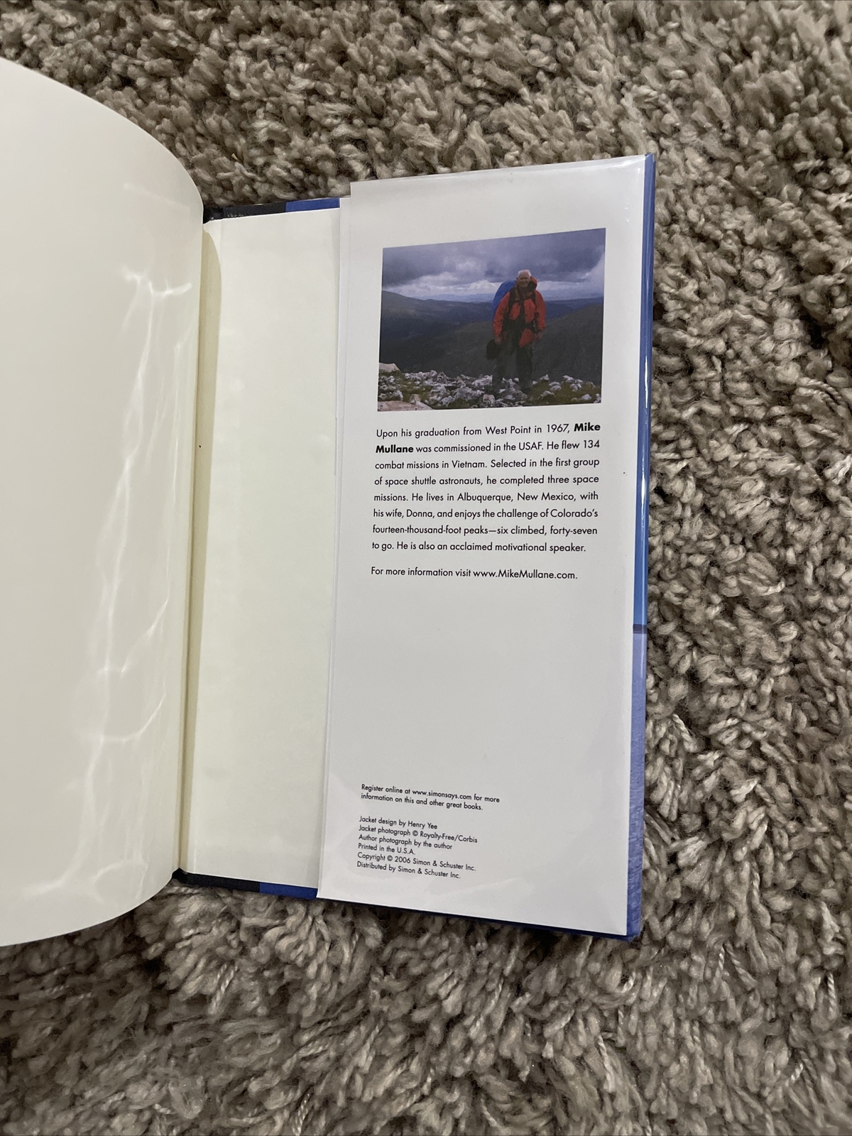 Riding Rockets by Astronaut Mike Mullane 2006 HC DJ Very good 1st Ed 1st Print