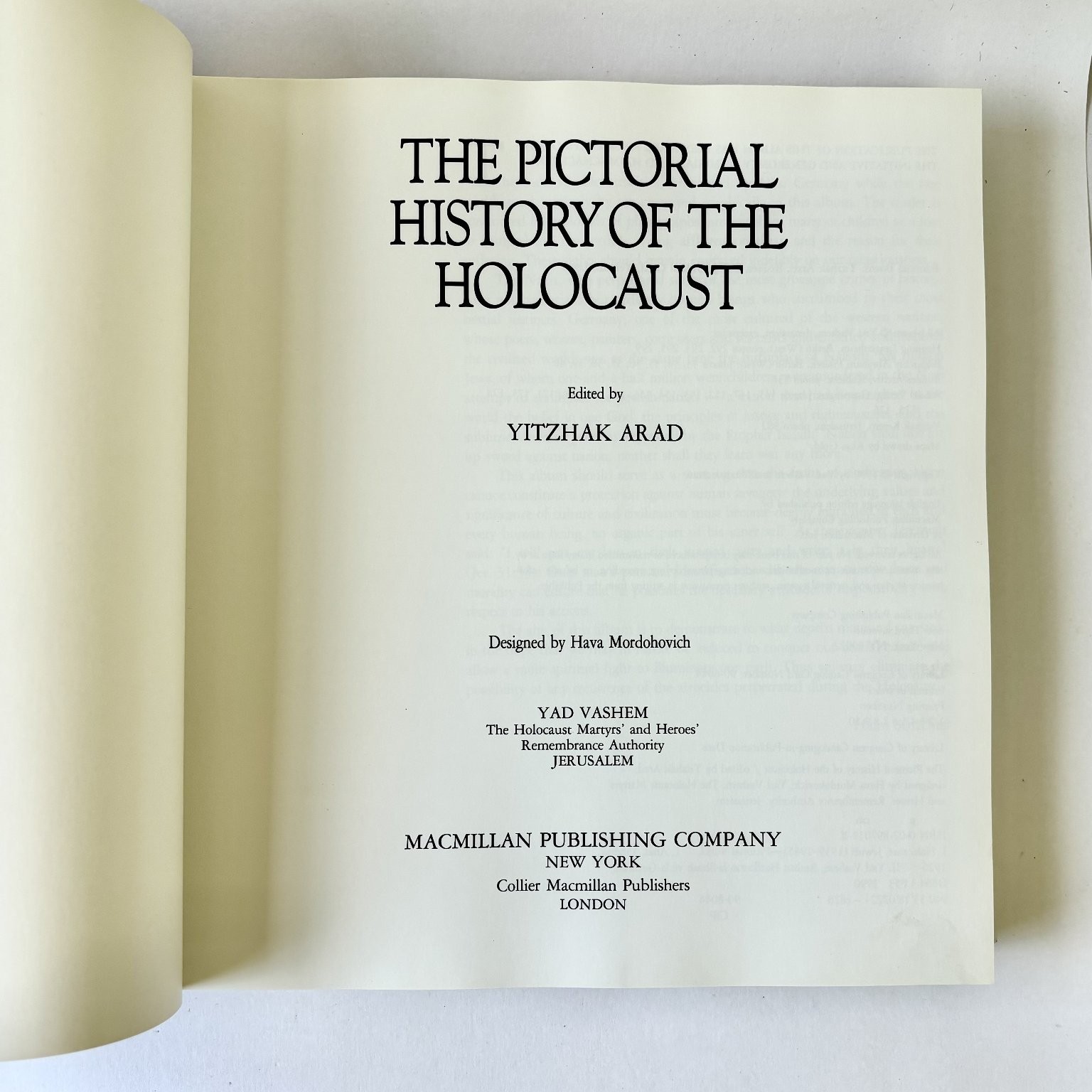 The Pictorial History of the Holocaust Arad 1990 First Printing Macmillan