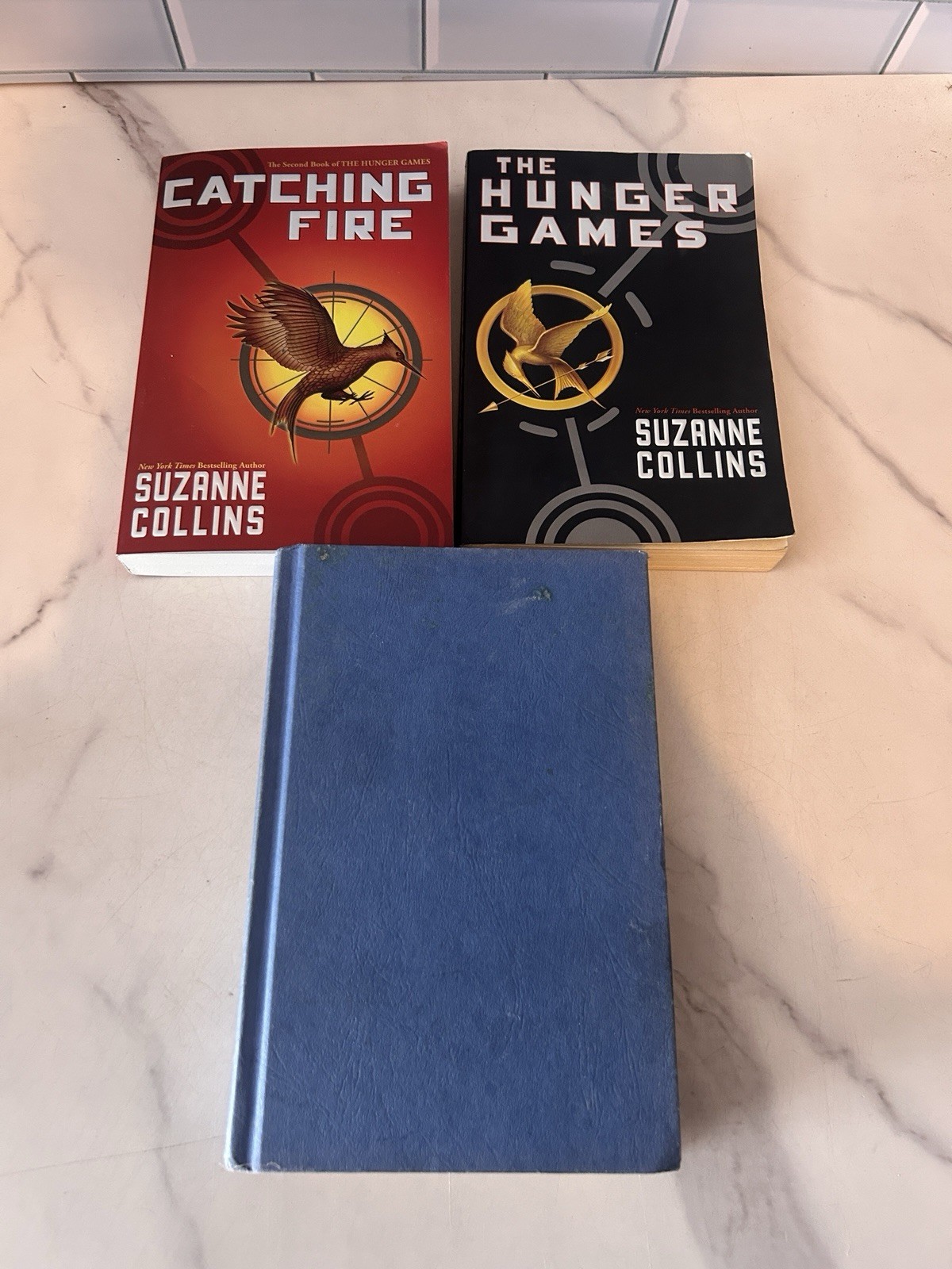The Hunger Games Trilogy Book Set By Suzanne Collins PB/Hc Lot of 3 (0435)