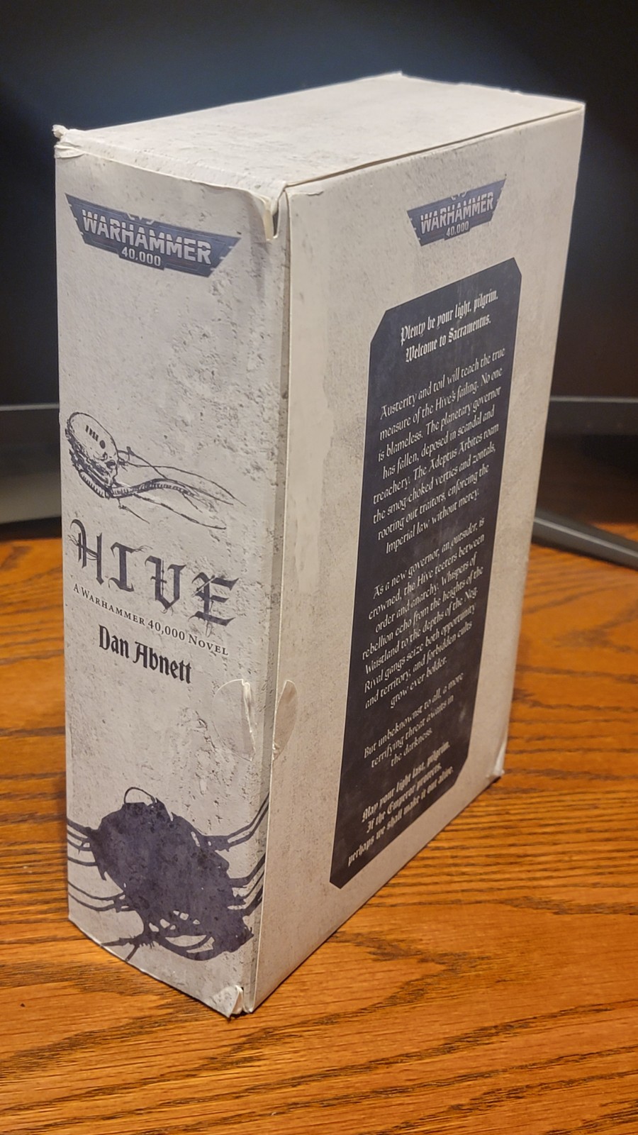 HIVE set (Hardcover) Warhammer 40k Dan Abnett NEW LOOK CONDITION