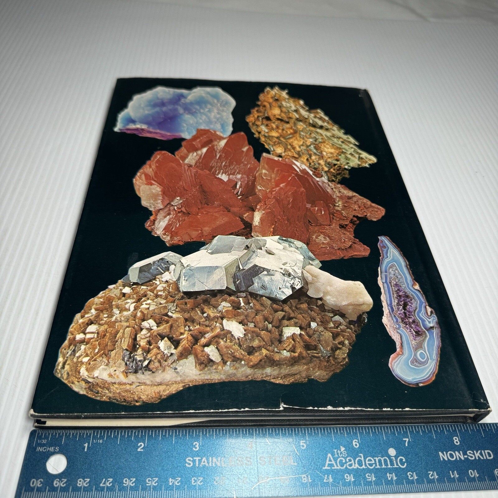 Rocks Minerals and Gemstones 1972 Hardcover Book Evans I.O. ISBN 0600375374