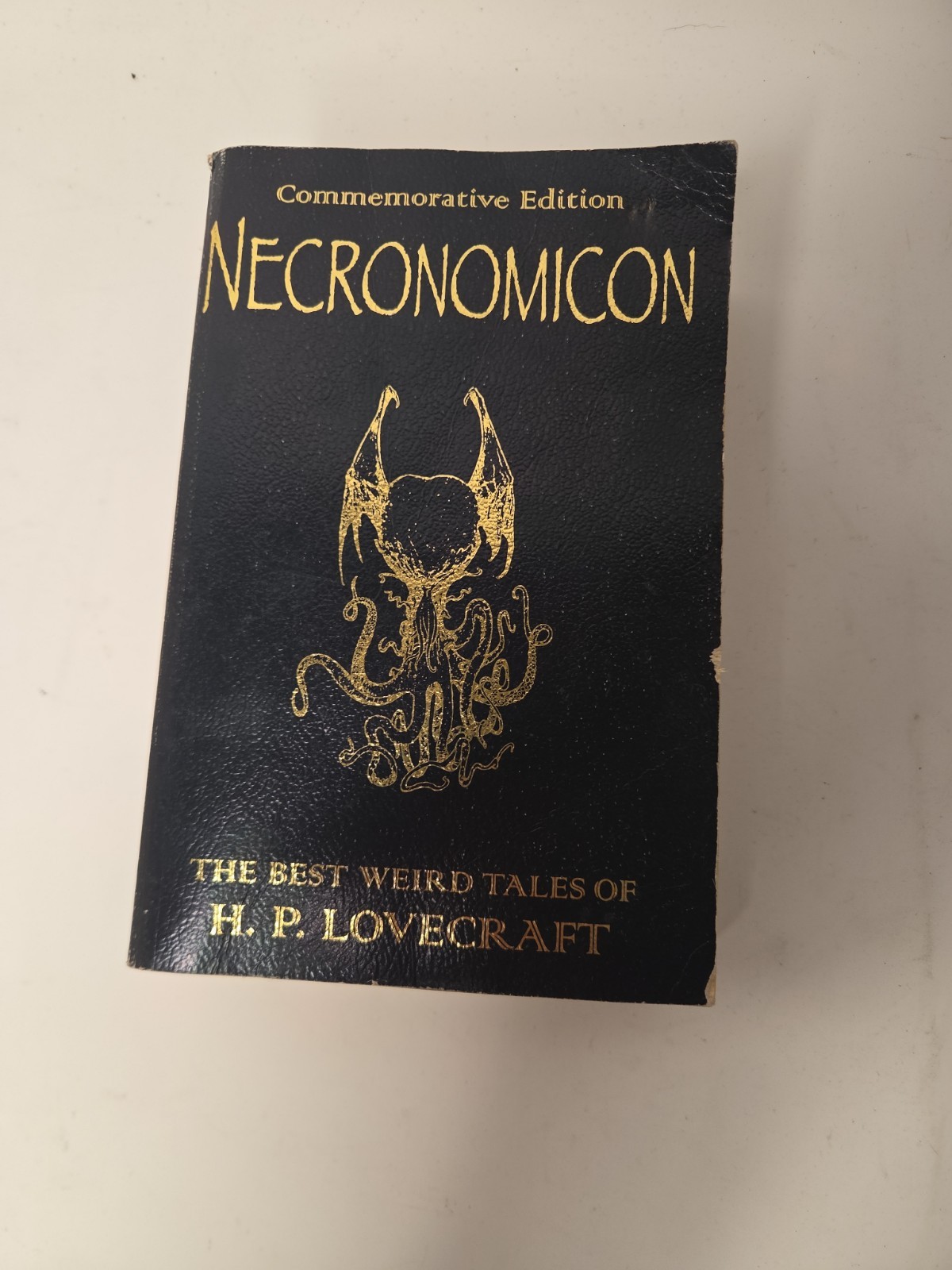 Necronomicon : The Best Weird Tales of H.P. Lovecraft : Commemorative Edition
