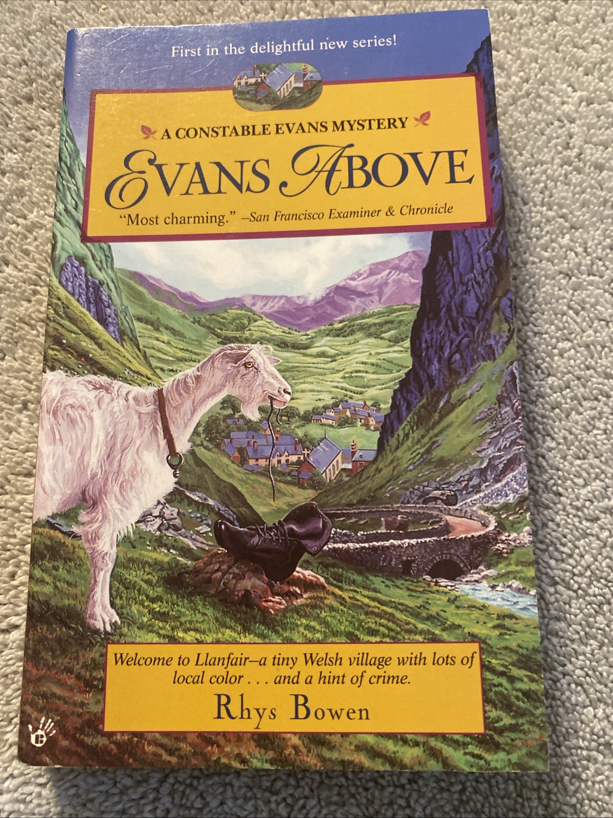 Evans Above; Paperback Rhys Bowen 1998
