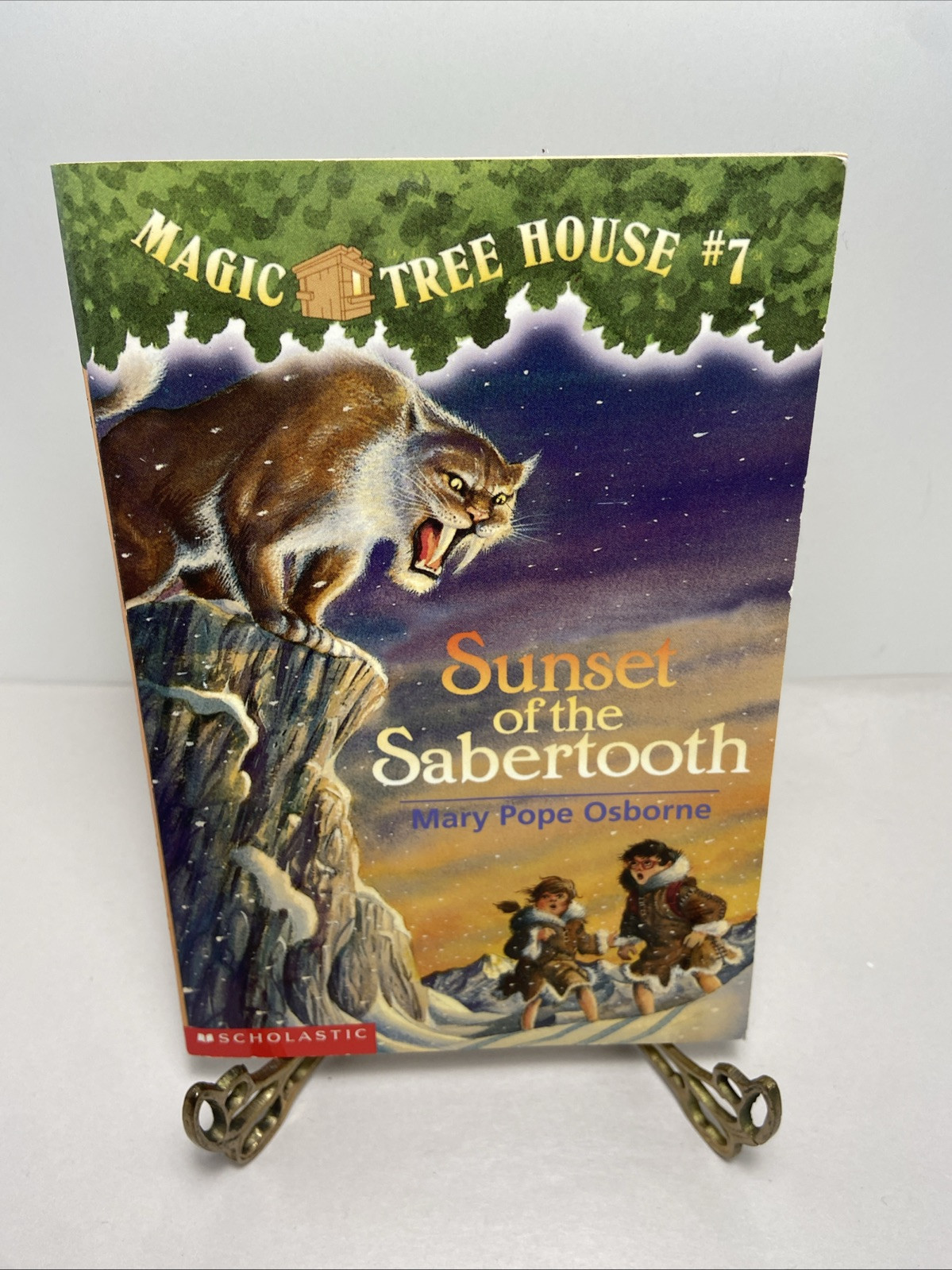 Sunset of the Sabertooth (Magic Tree House #7)
