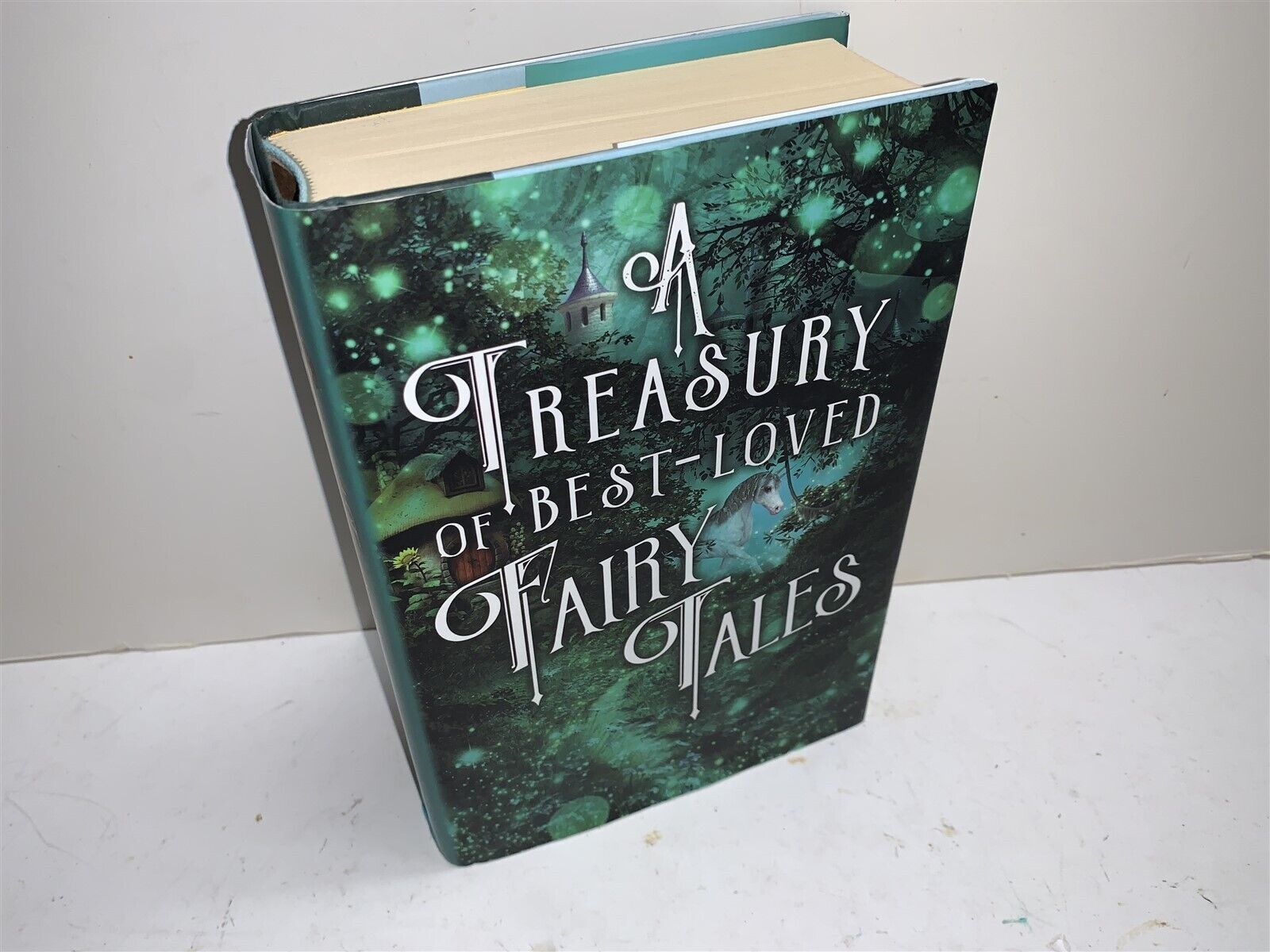 Classic A Treasury of Best-Loved Fairy Tales HBDJ