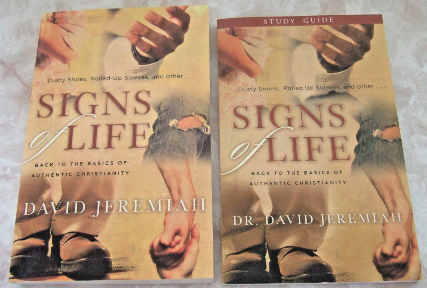 DR. DAVID JEREMIAH PAPERBACK BOOK & STUDY GUIDE SIGNS OF LIFE 2007