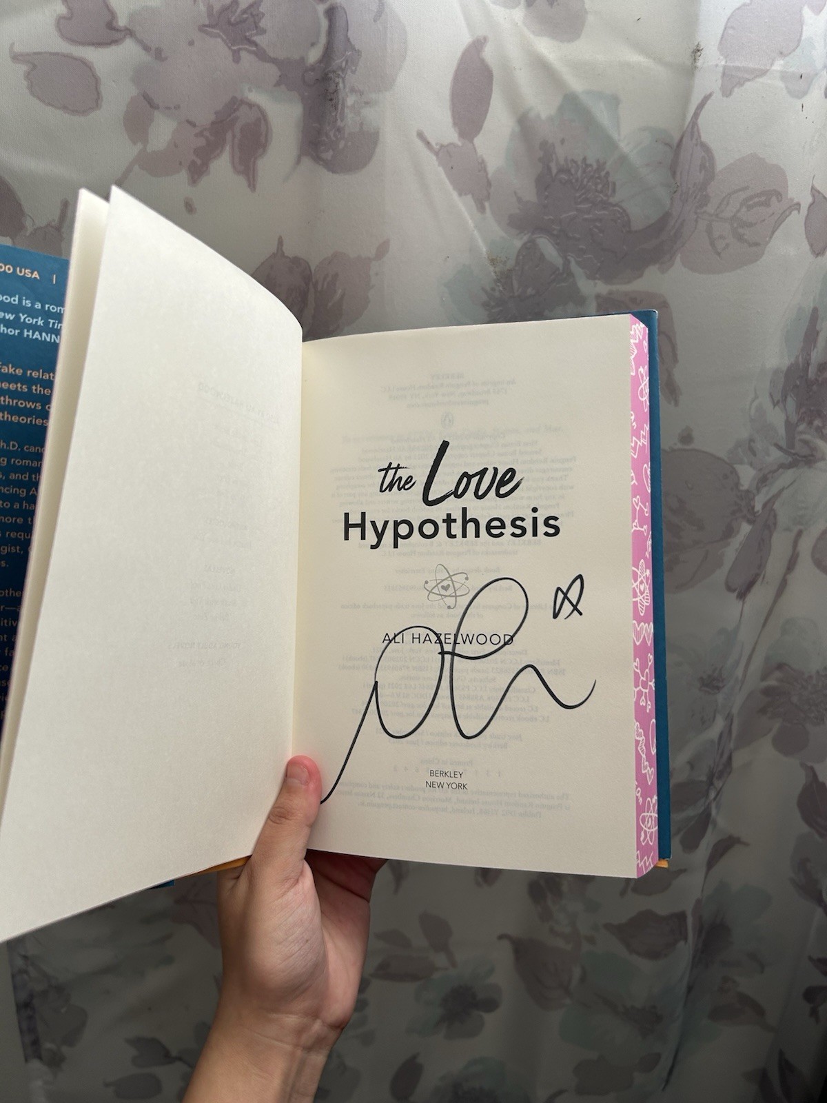 Signed Special Collector’s Edition Hardcover THE LOVE HYPOTHESIS Ali Hazelwood