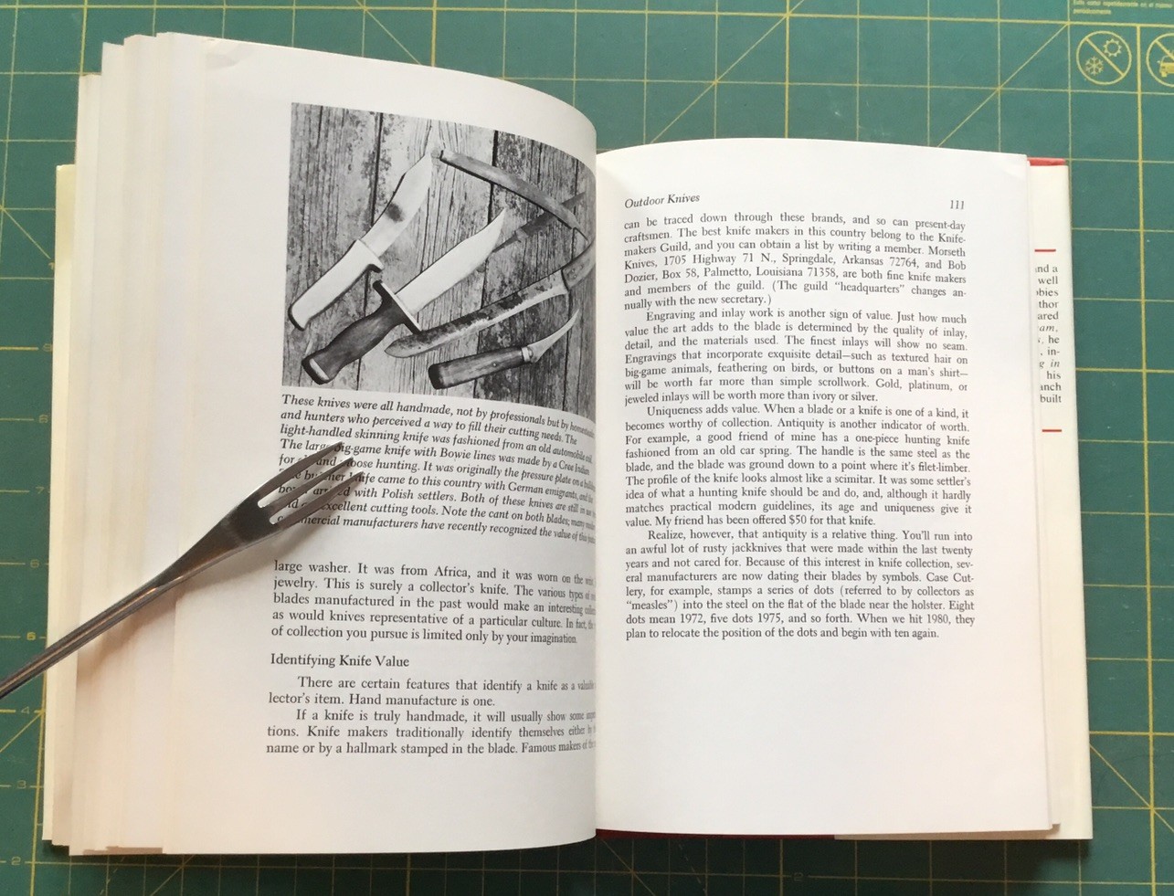 An Encyclopedia of Knives by Norman M. Strung, 1976 book, 220 Pages Many Picture