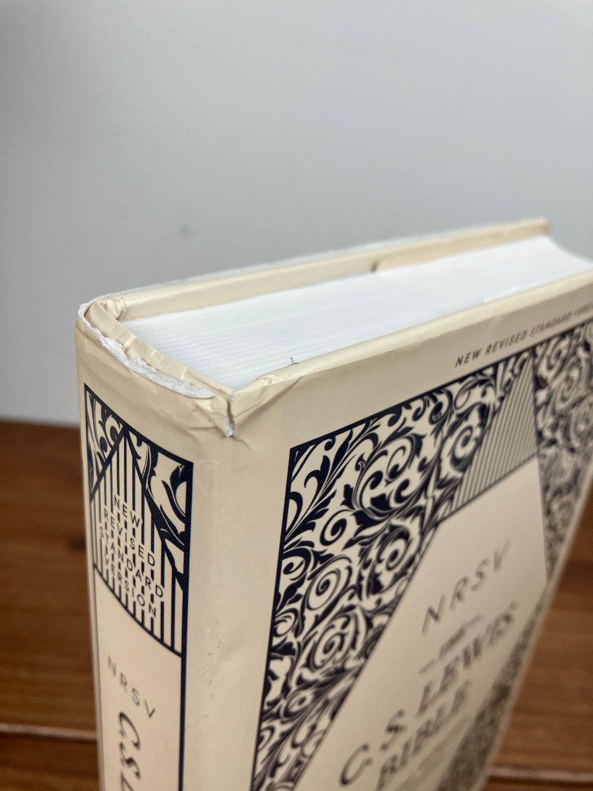 NRSV C. S. Lewis Bible Comfort Print Reading Reflection Inspiration Hardcover