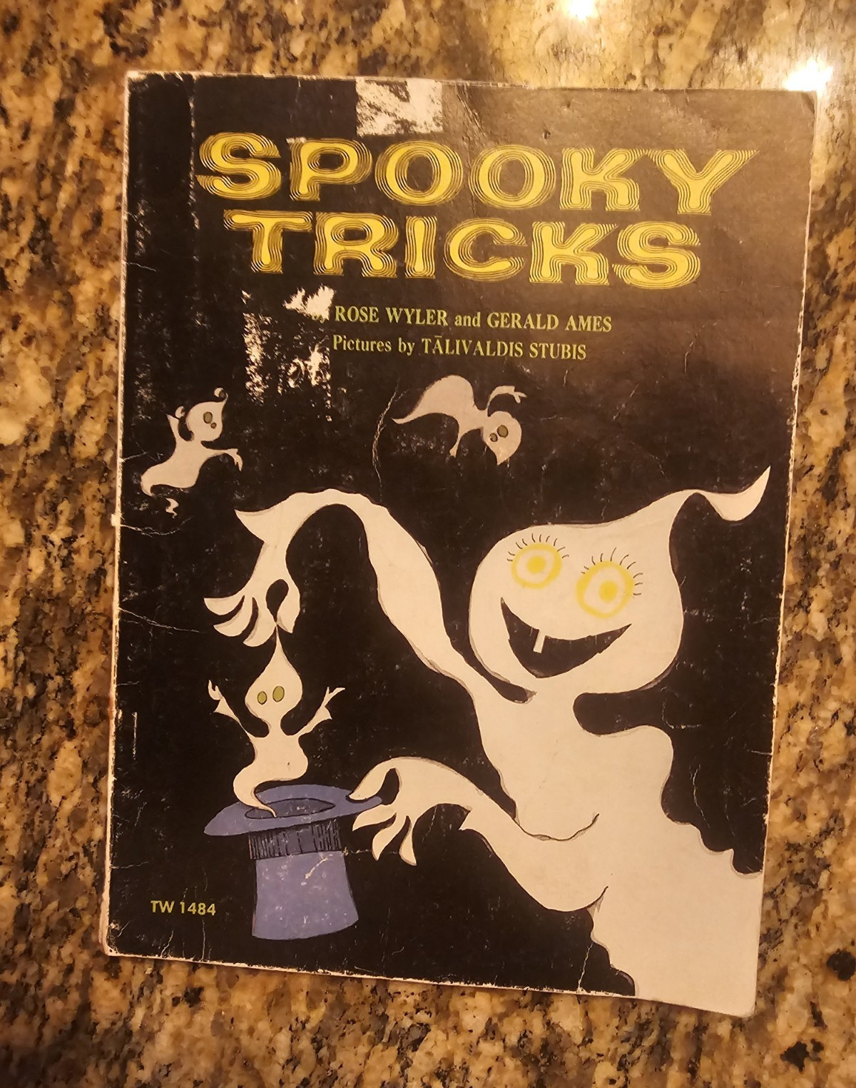 Rose Wyler Gerald Ames Spooky Tricks PB Illus Magic Tricks Halloween