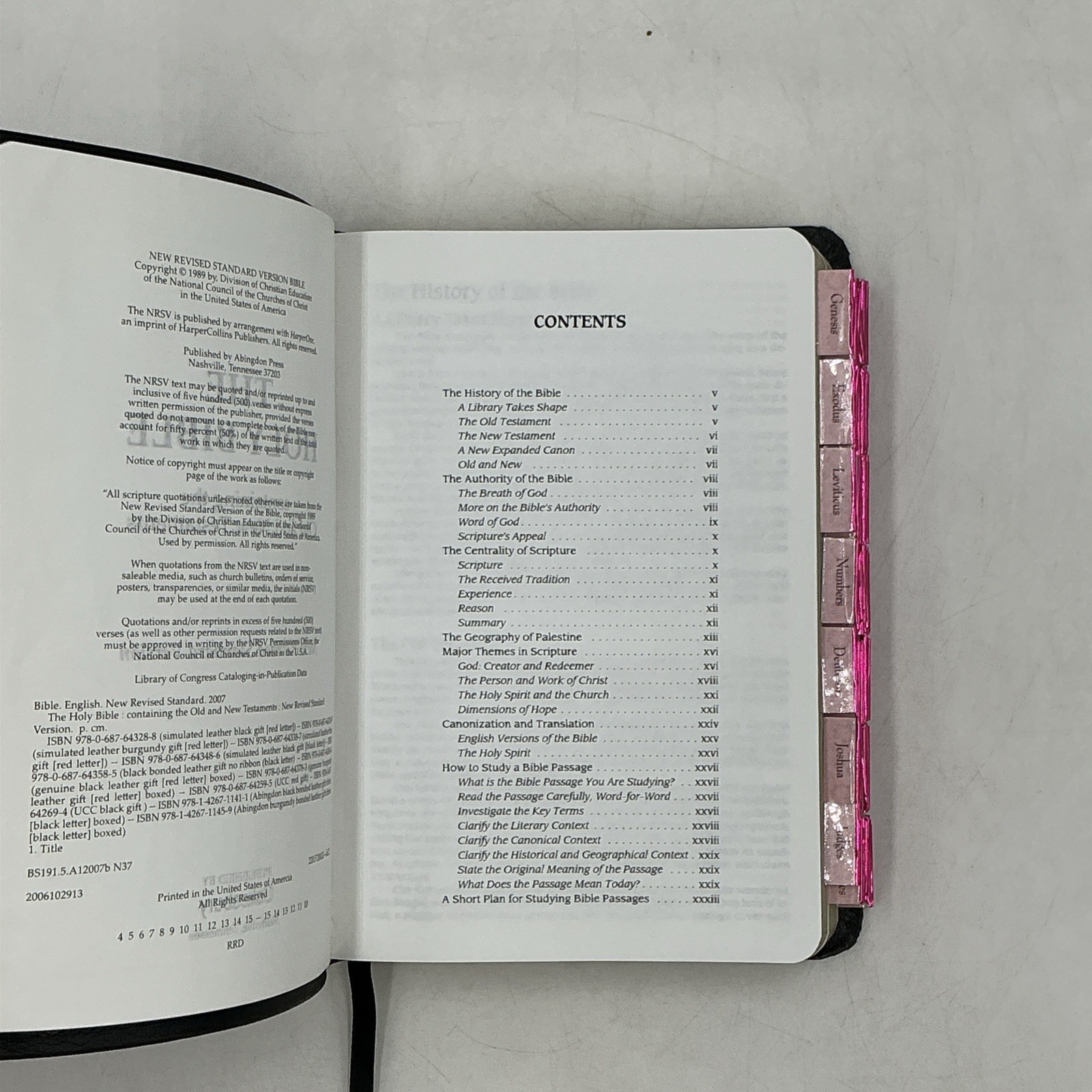 NRSV New Revised Standard Version Premium Bible Black Bonded Leather Abingdon