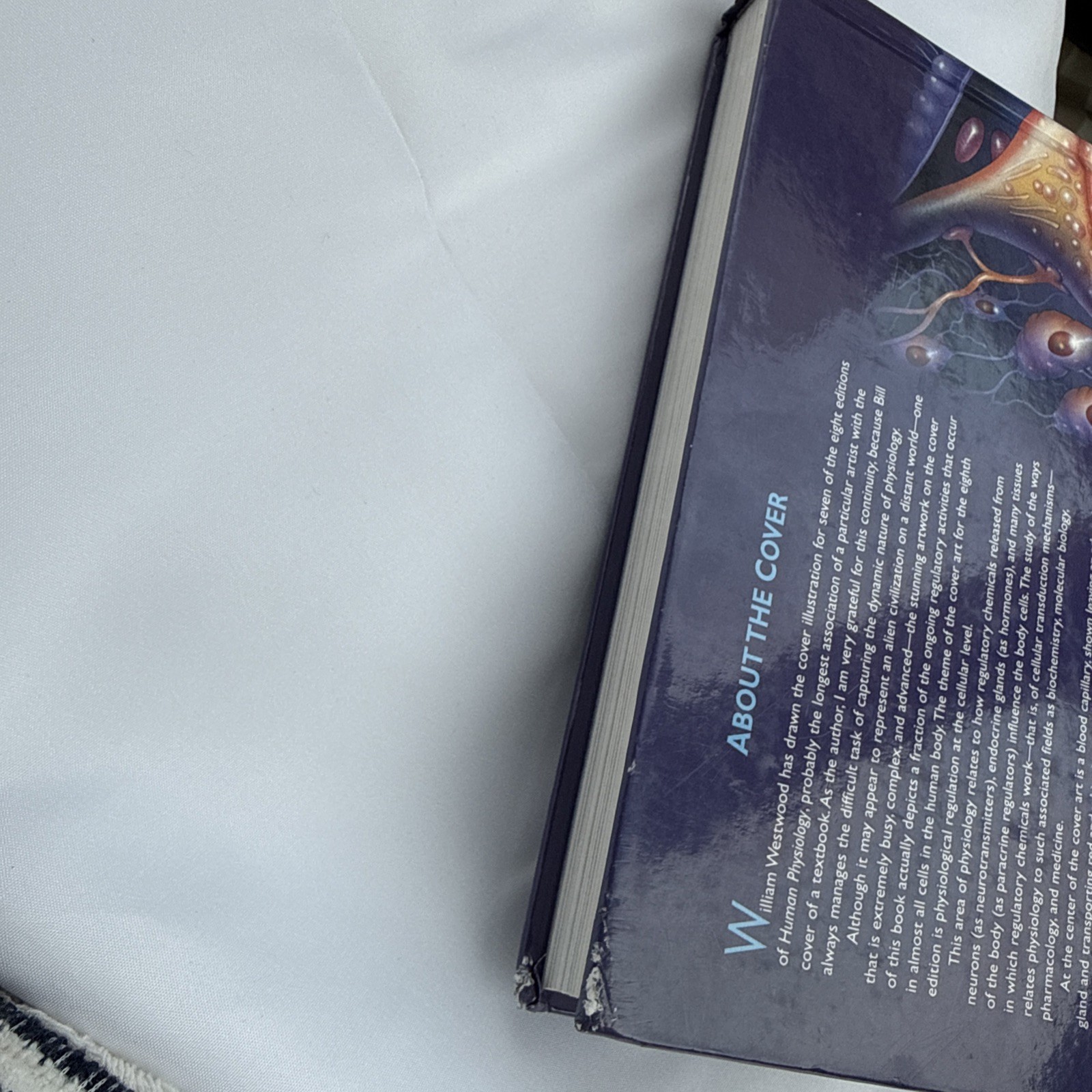 HUMAN PHYSIOLOGY – EIGHT EDITION BY STUART IRA FOX Hardcover Book