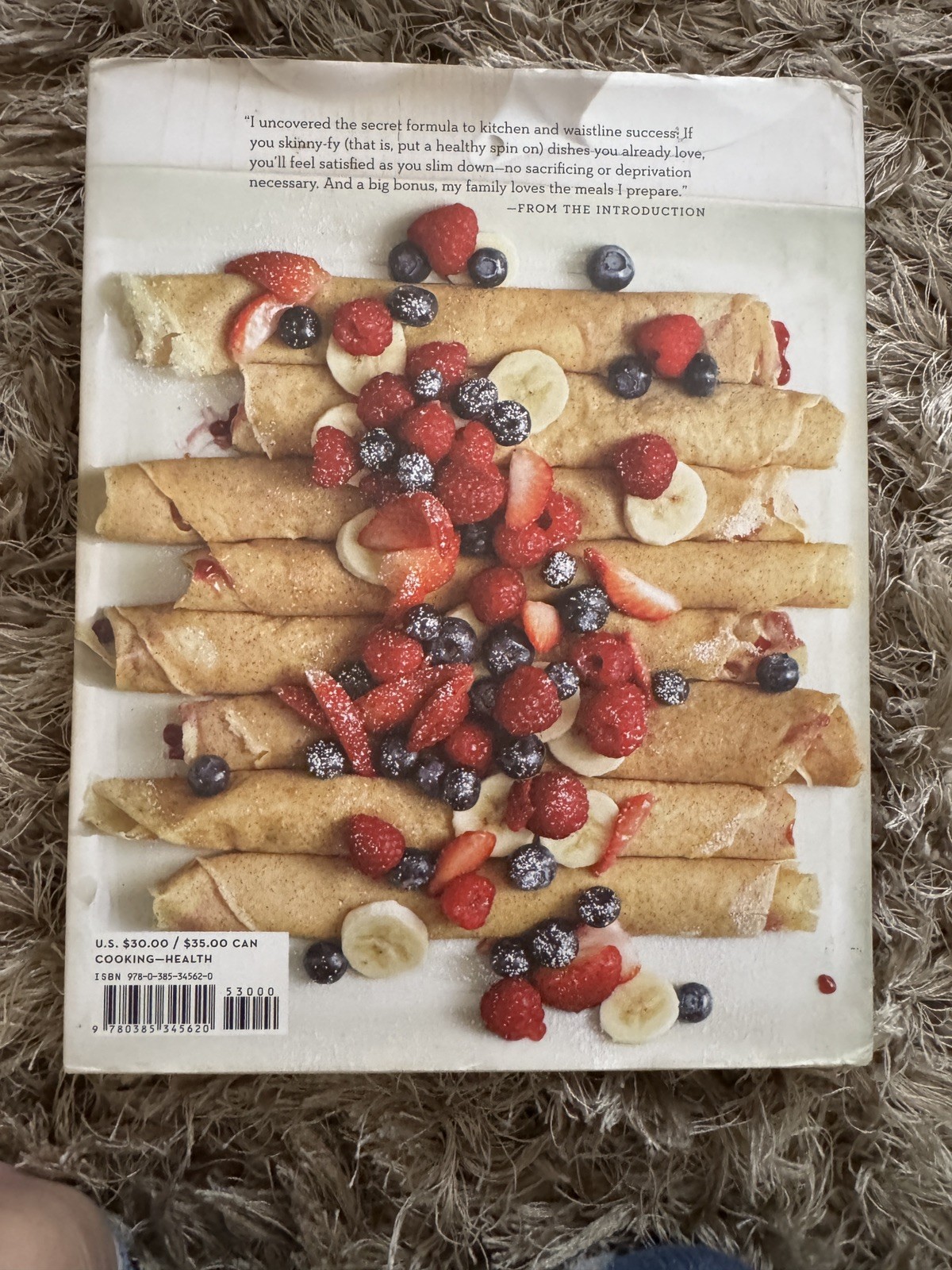 The Skinnytaste Cookbook: Light on Calories Big on Flavor Gina Homolka Hardcover