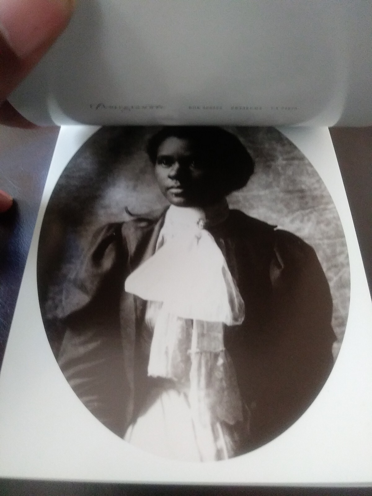 Natural Women: A Book of Postcards (compiled by Annette Gilliam) NEW x 30