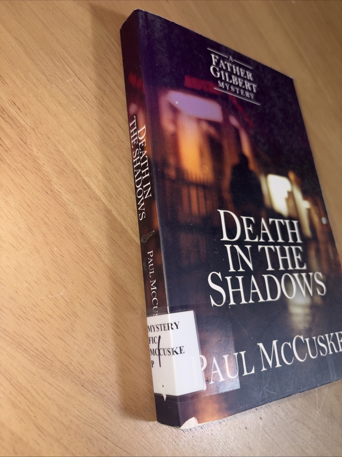 Death in the Shadows (Father Gilbert – Paperback, McCusker Paul Ex-lib VG