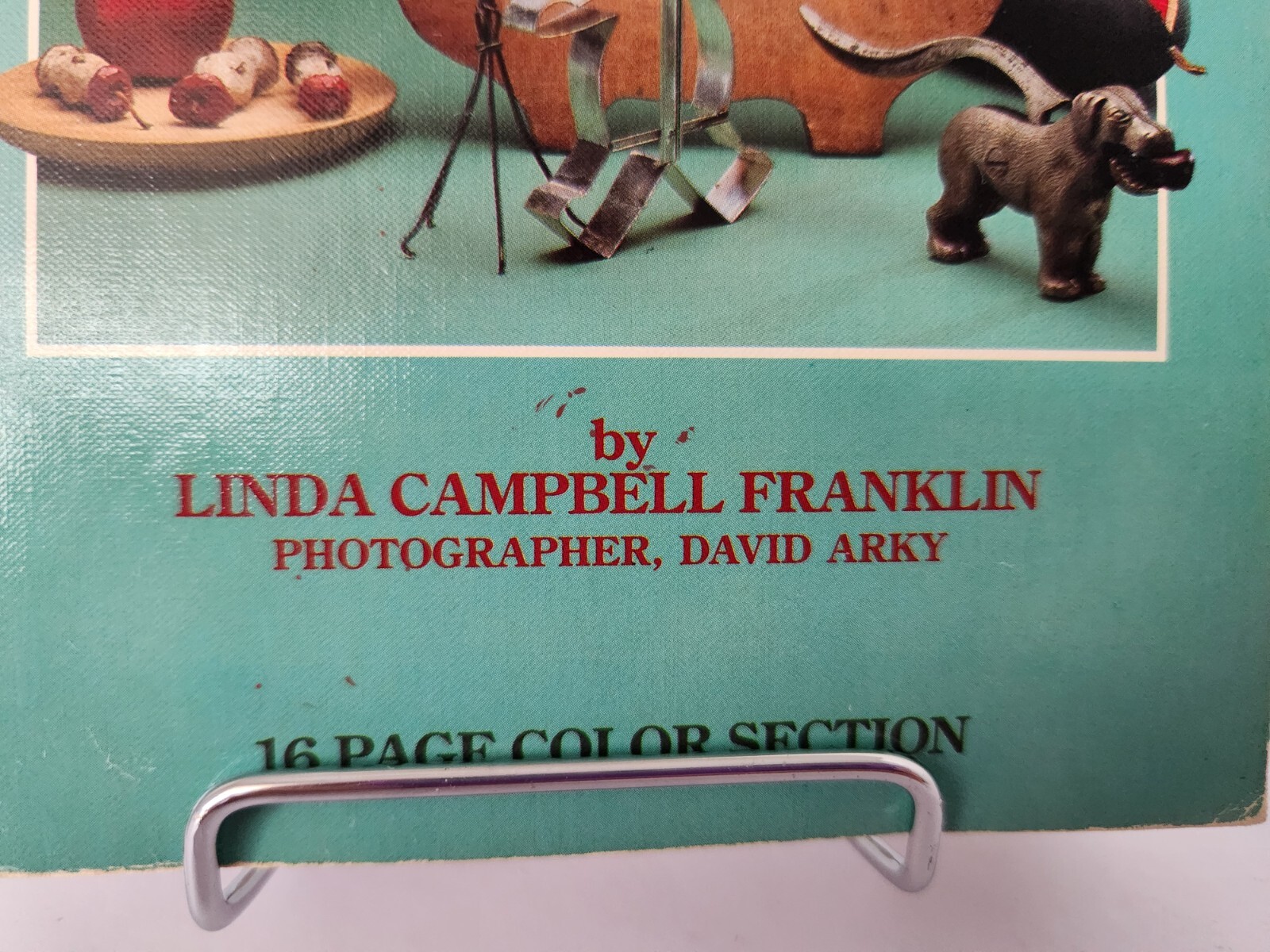 300 Years of Kitchen Collectibles 2nd Edition by Linda Campbell Franklin (1984)
