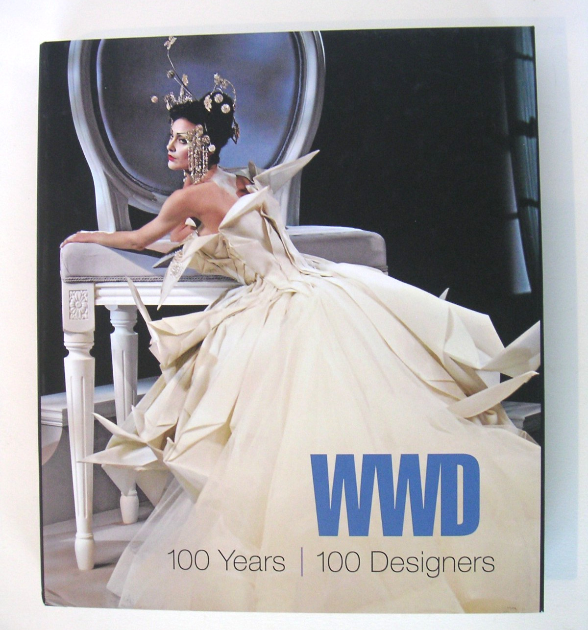 NEW: “WWD: ONE HUNDRED YEARS ONE HUNDRED DESIGNERS” BRIDGET FOLEY