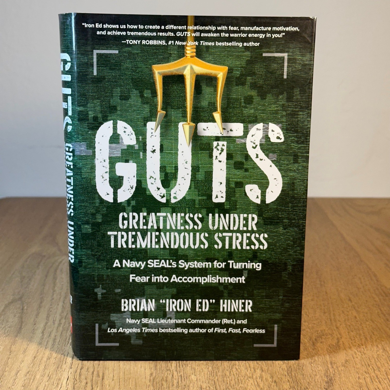 McGraw Hill GUTS Hardcover Excellent Adult OS Green Navy SEAL Leadership Book