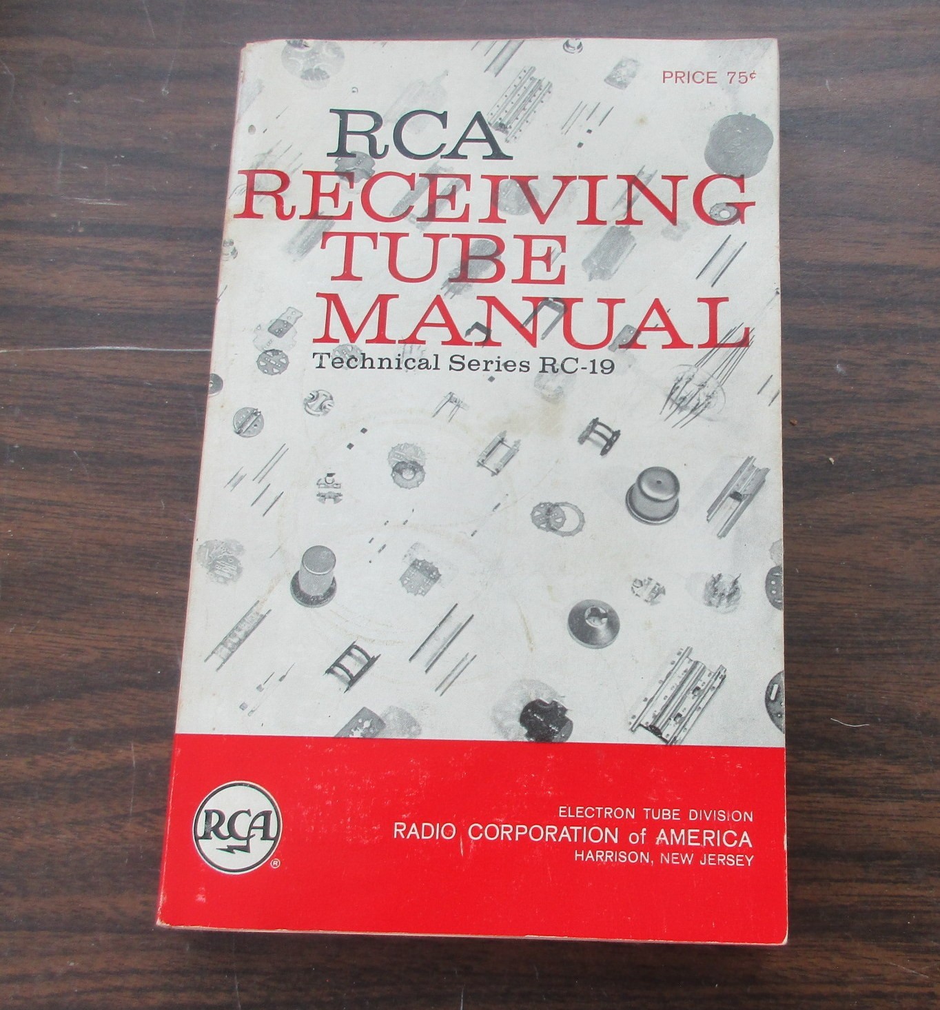 RCA Receiving Tube Manual 1959 Technical Series RC-19 383 pages