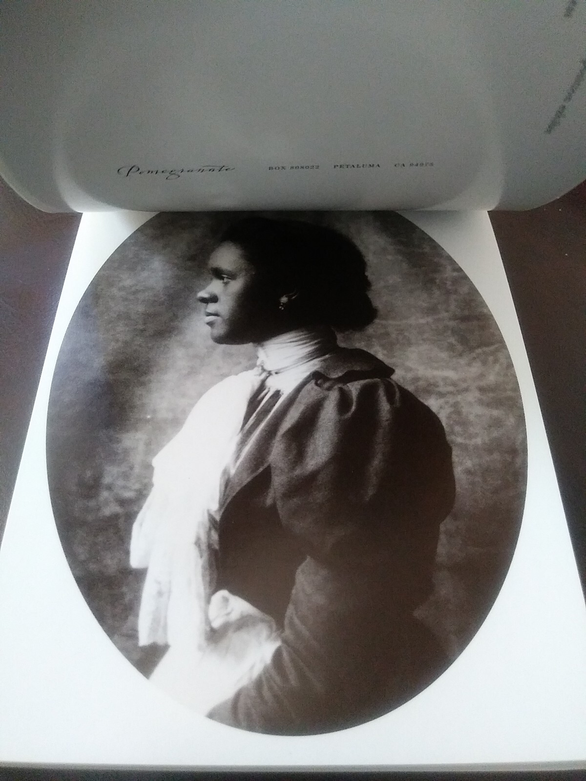 Natural Women: A Book of Postcards (compiled by Annette Gilliam) NEW x 30